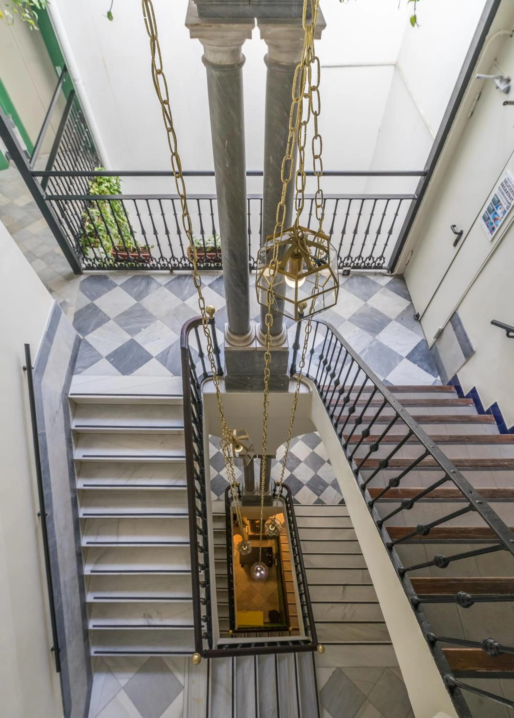 Area and facilities in JOY Plaza de Armas