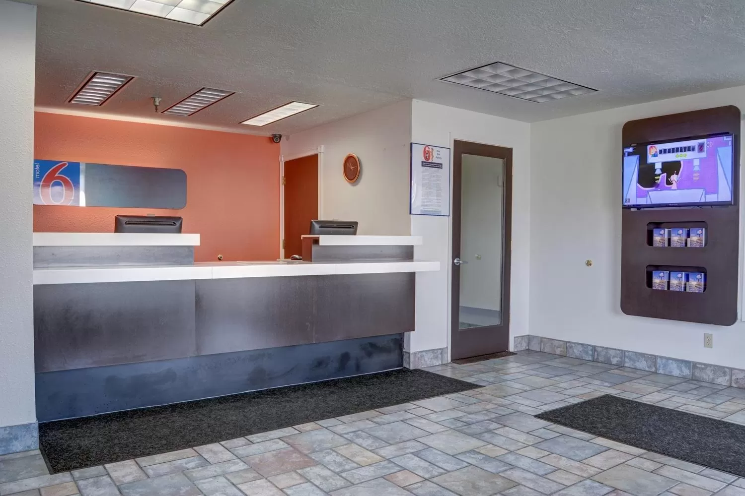 Lobby or reception in Motel 6-The Dalles, OR