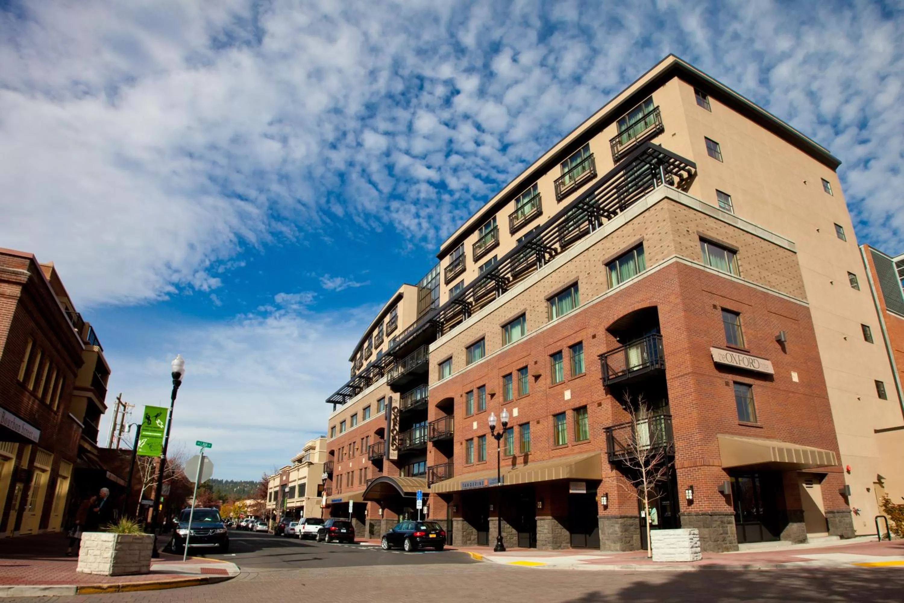 Facade/entrance in Oxford Hotel Bend