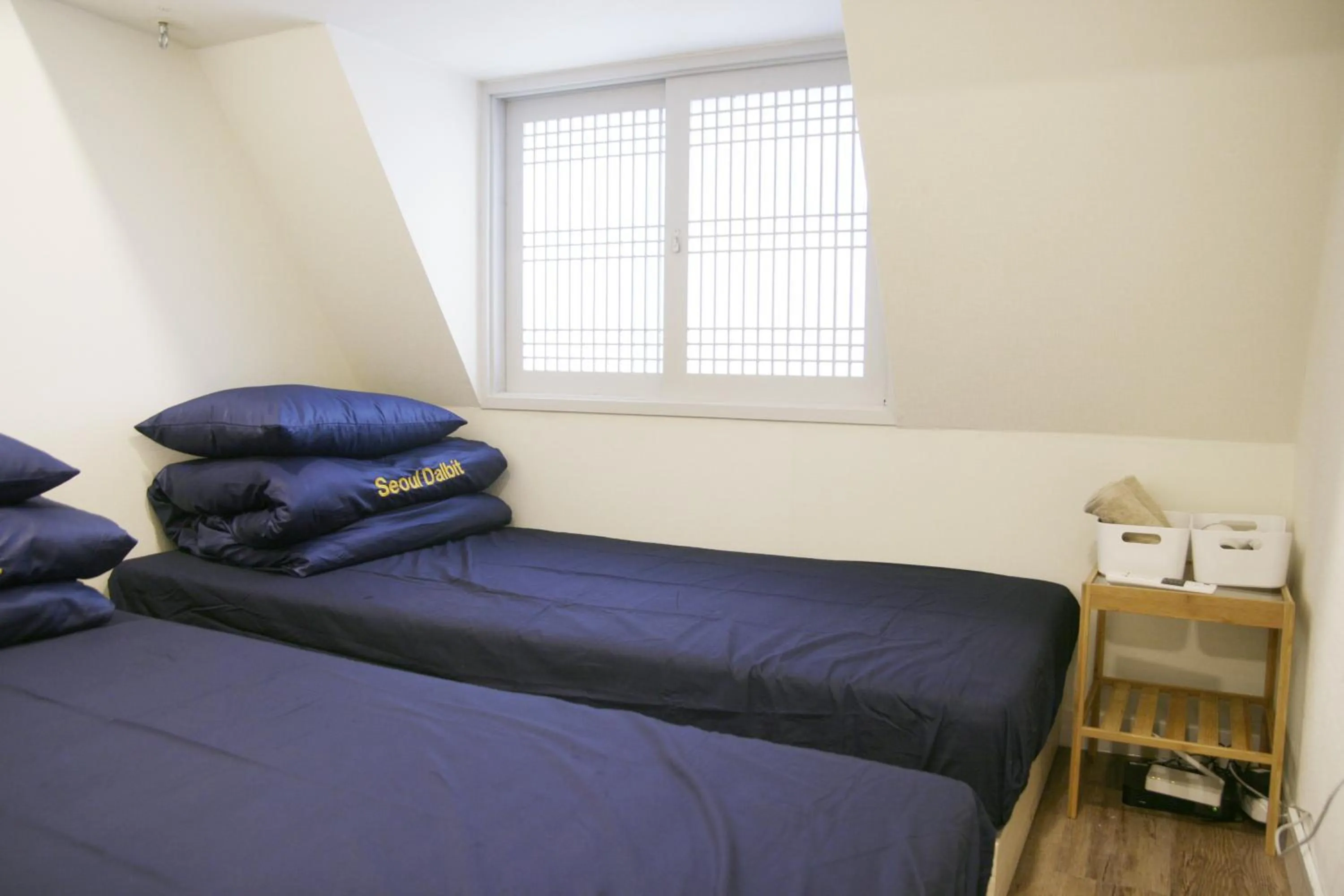 Budget Twin Room with Private Bathroom  in Seoul Dalbit Dongdaemun Guesthouse