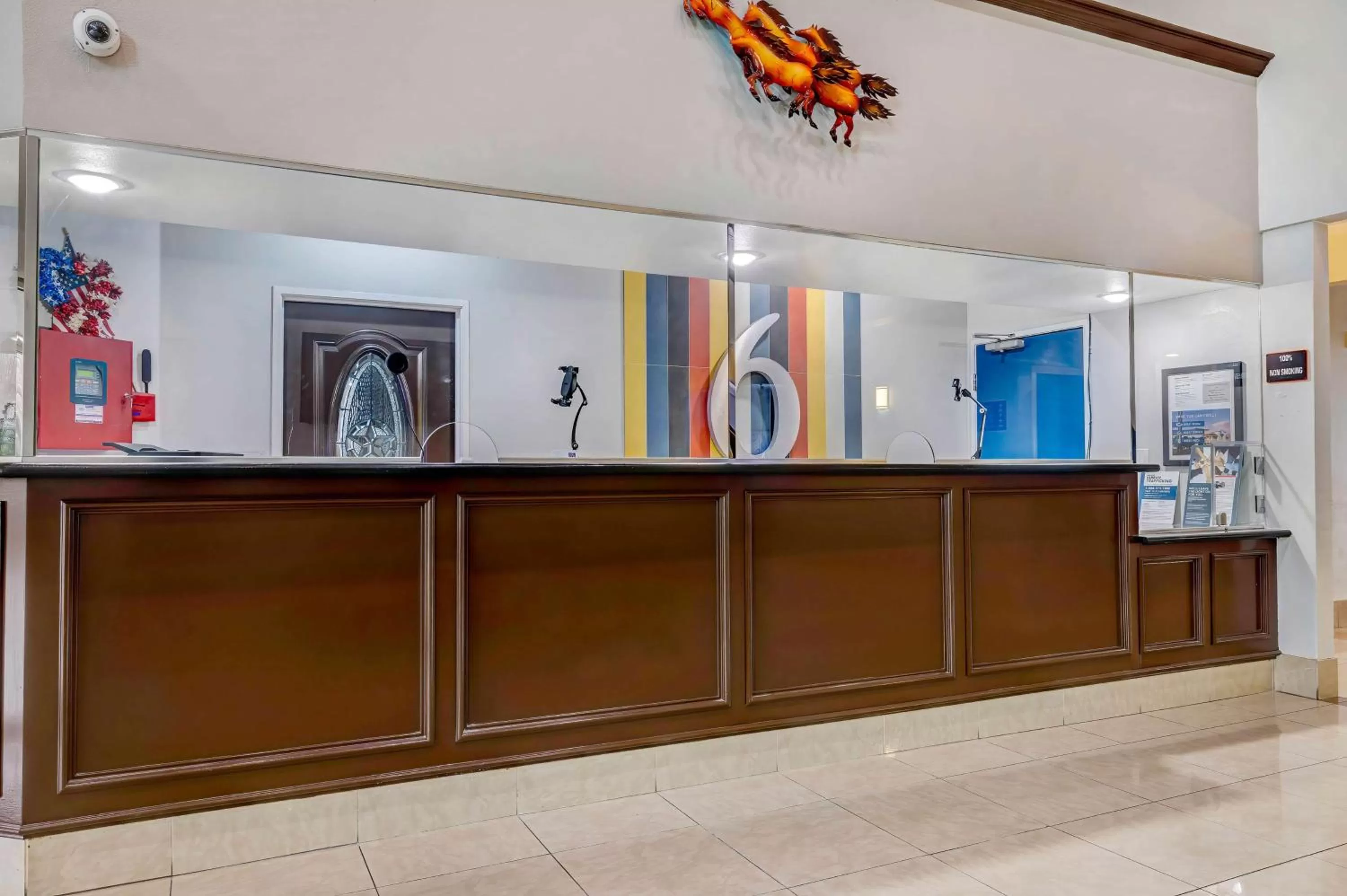 Lobby or reception in Motel 6-Mesquite, TX - Balch Springs