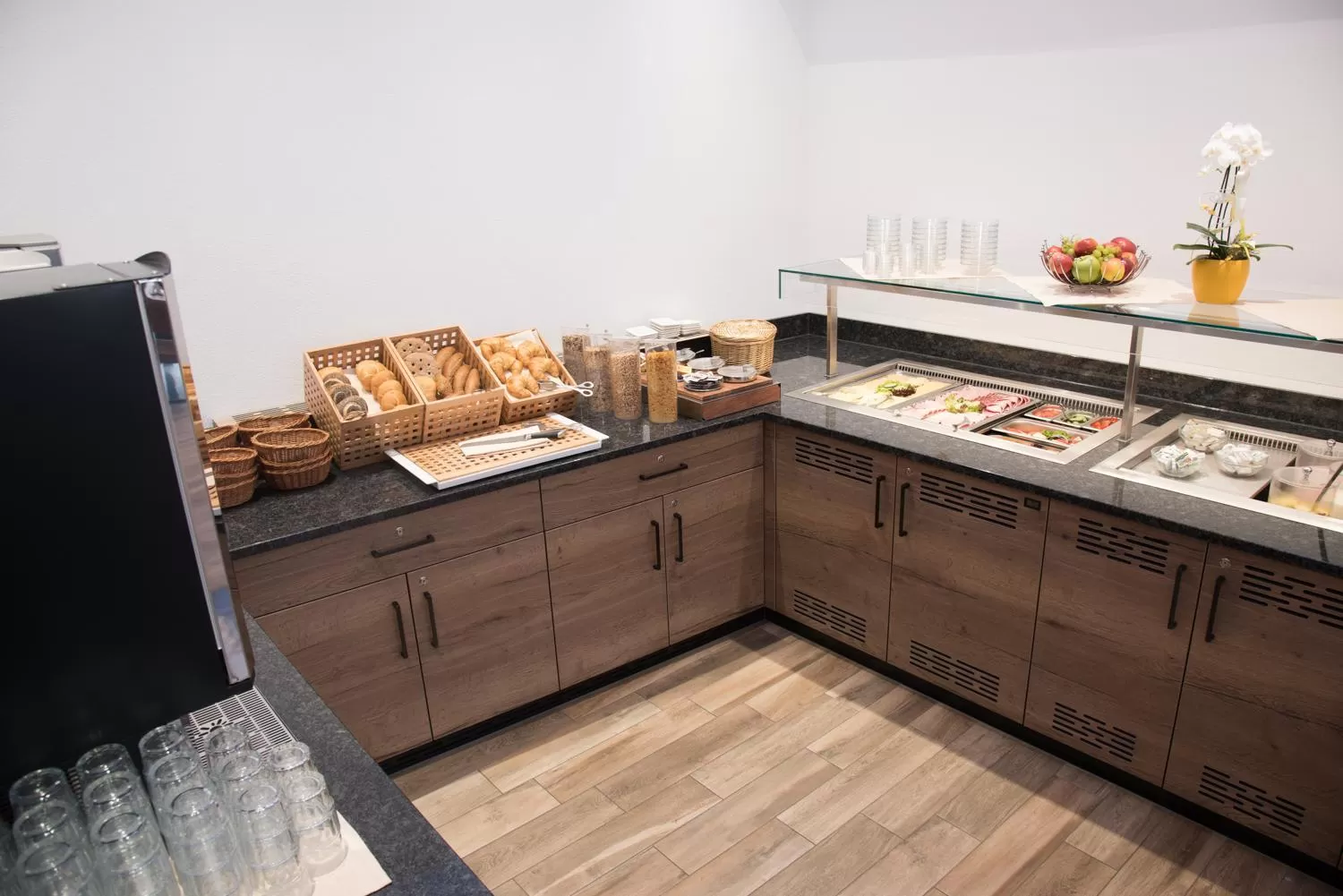 Buffet breakfast in Hotel PIAZZA