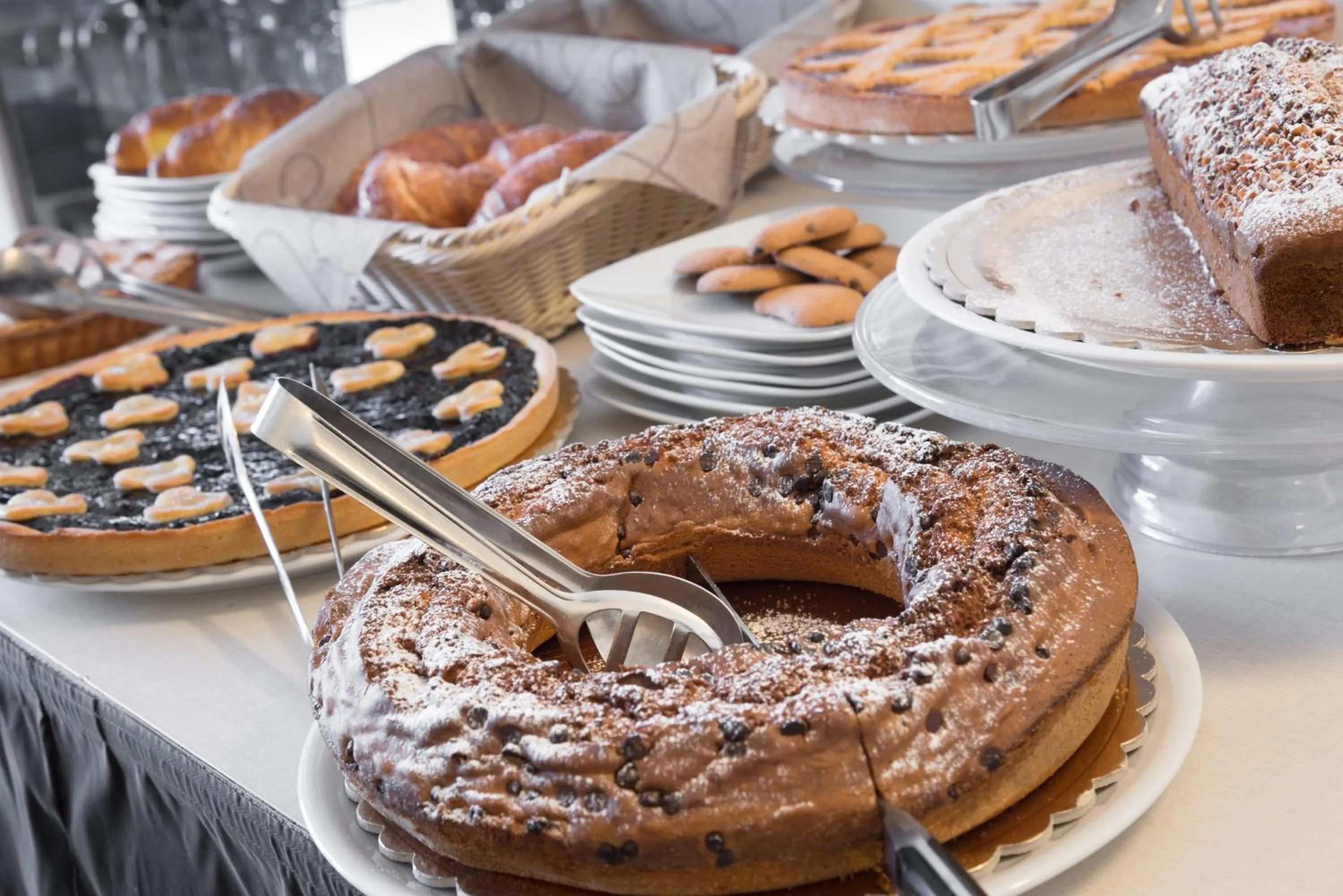 Food and drinks in Hotel Montebello