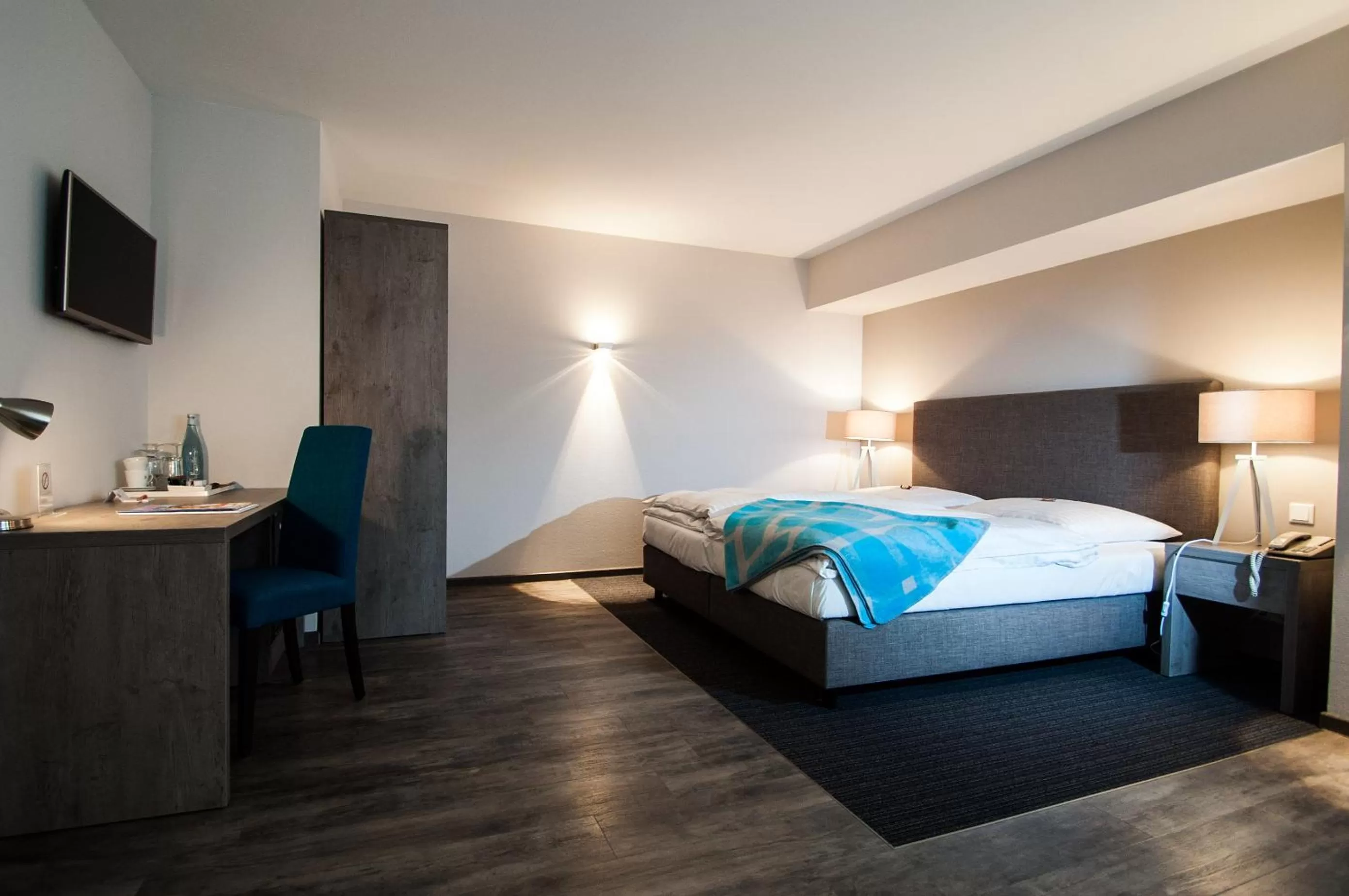 Photo of the whole room, Bed in Hotel Alte Redaktion