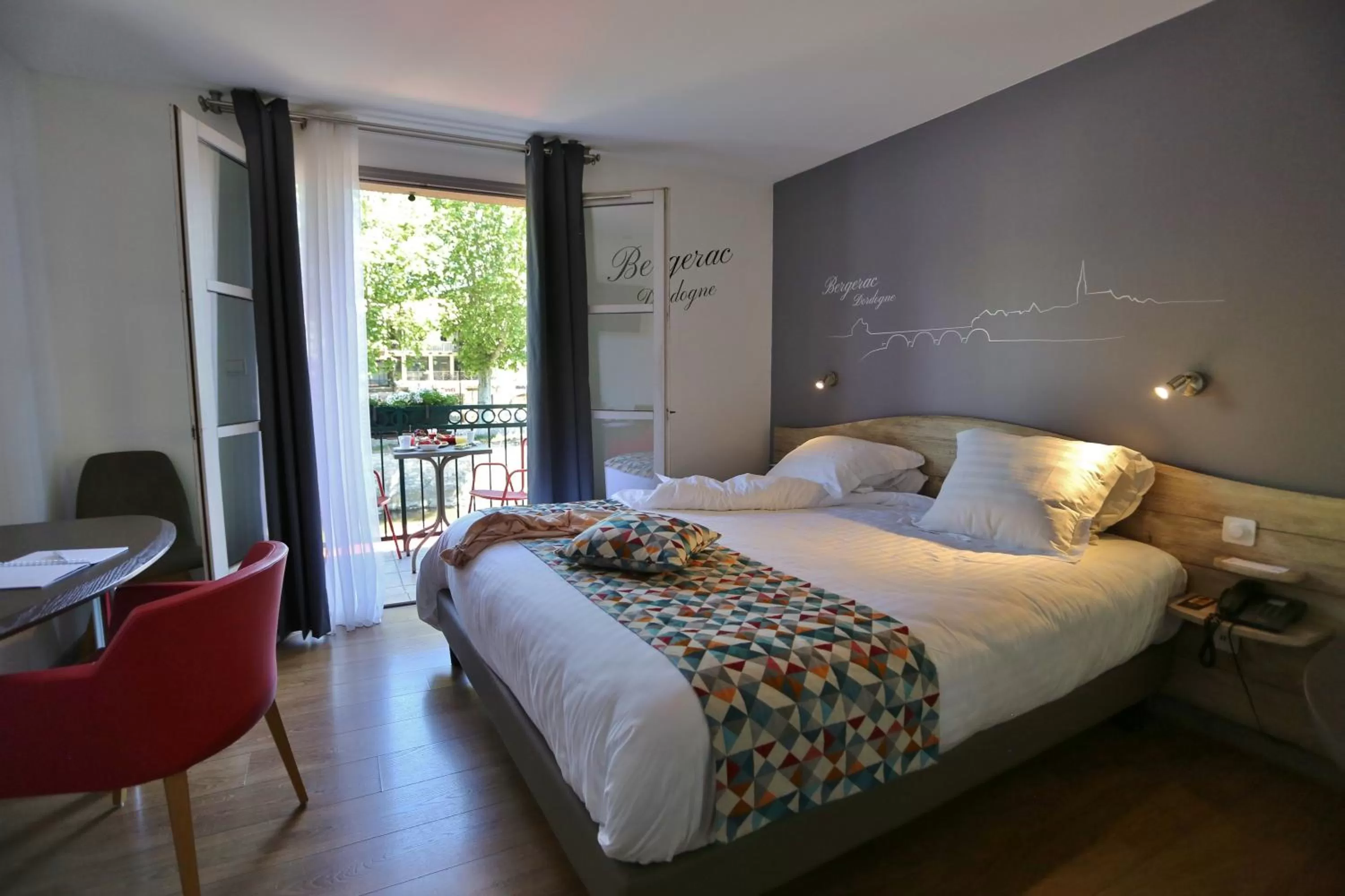 Bedroom, Bed in Best Western Le Pont d'Or