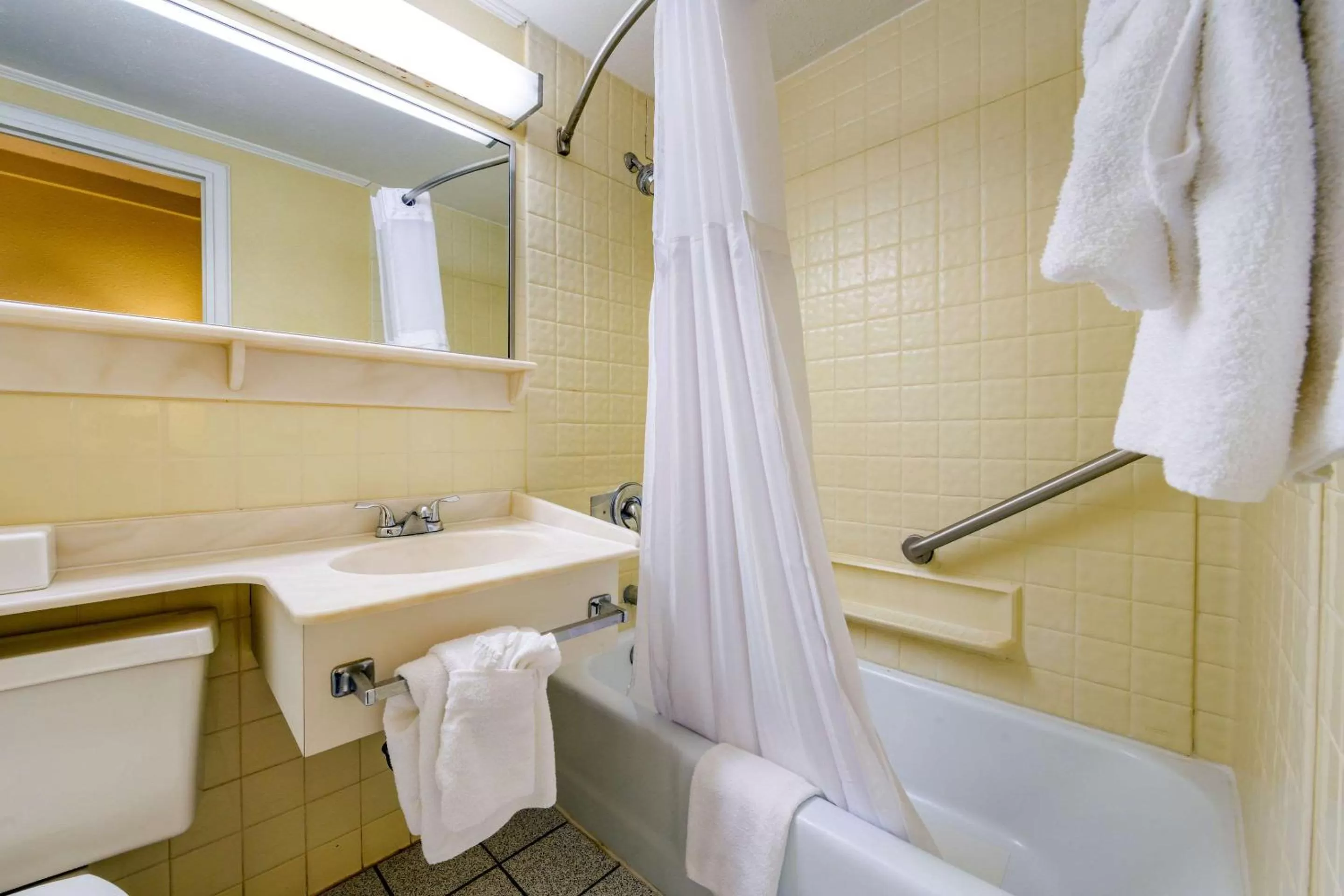 Bathroom in Days Inn & Suites by Wyndham Lebanon PA