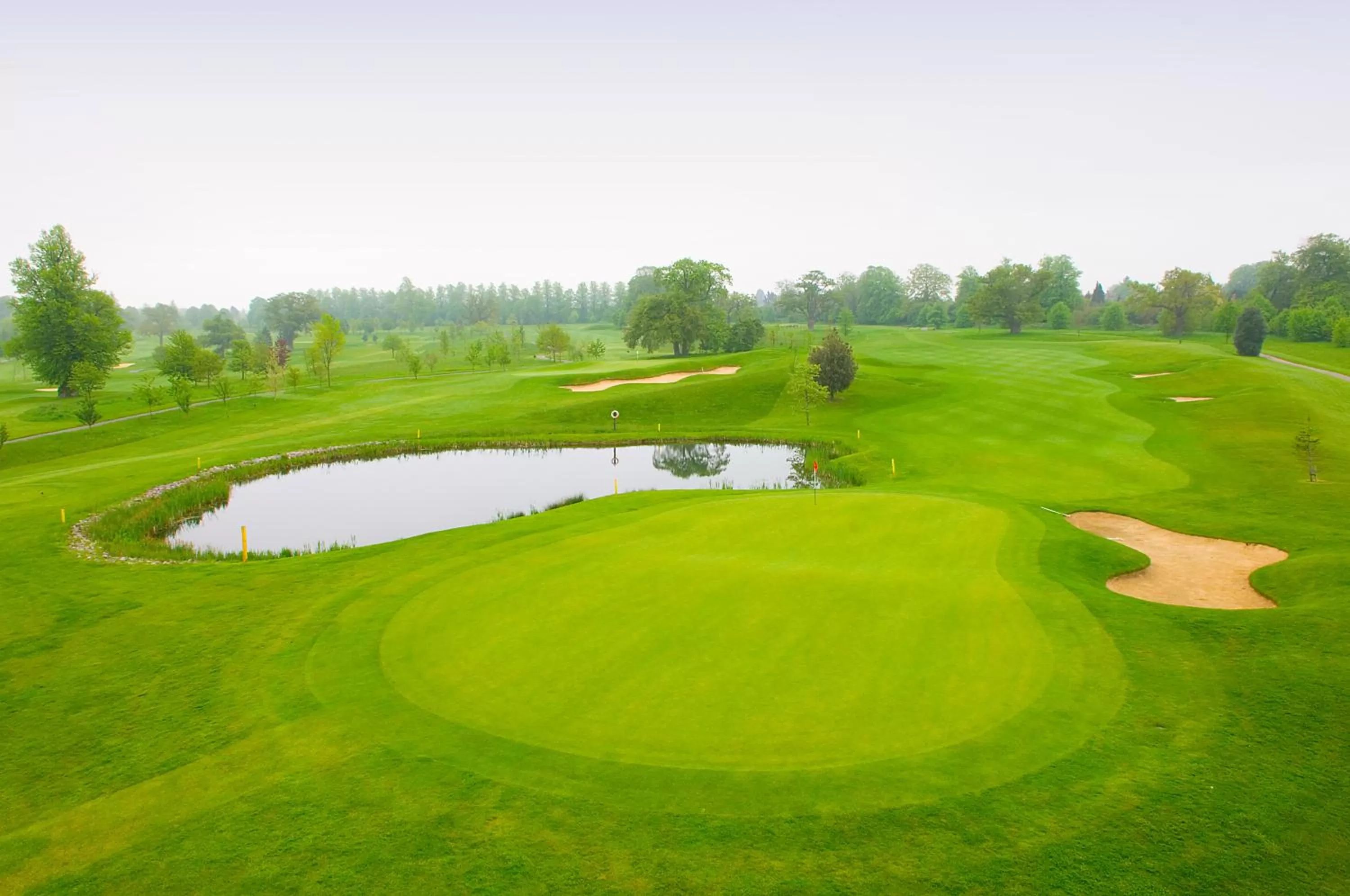 Area and facilities in Donnington Grove Hotel & Golf Club