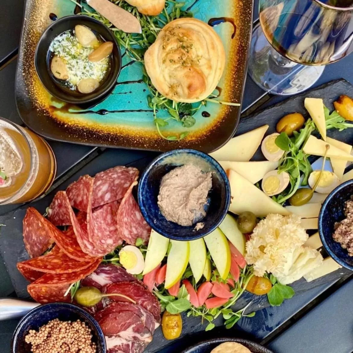 Restaurant/places to eat in The Inn at 2nd & C