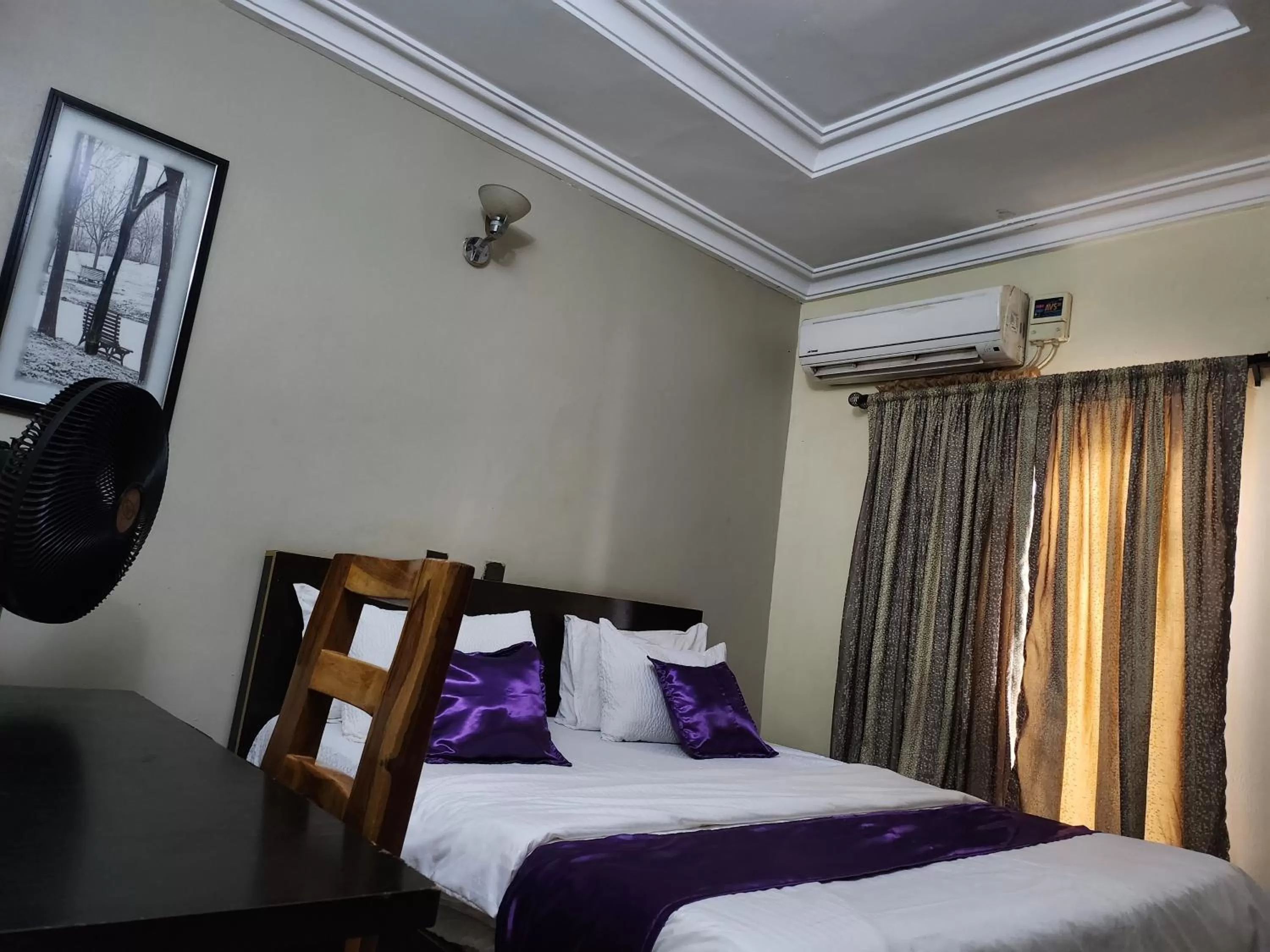Bed in Nue-Crest Hotels & Suites