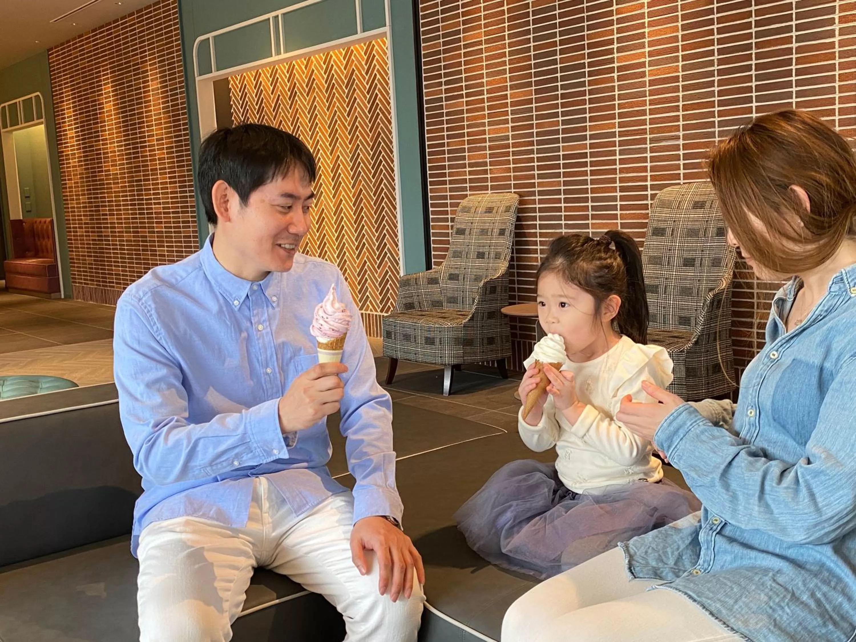 People in Tokyu Stay Hakodate Asaichi Akarinoyu