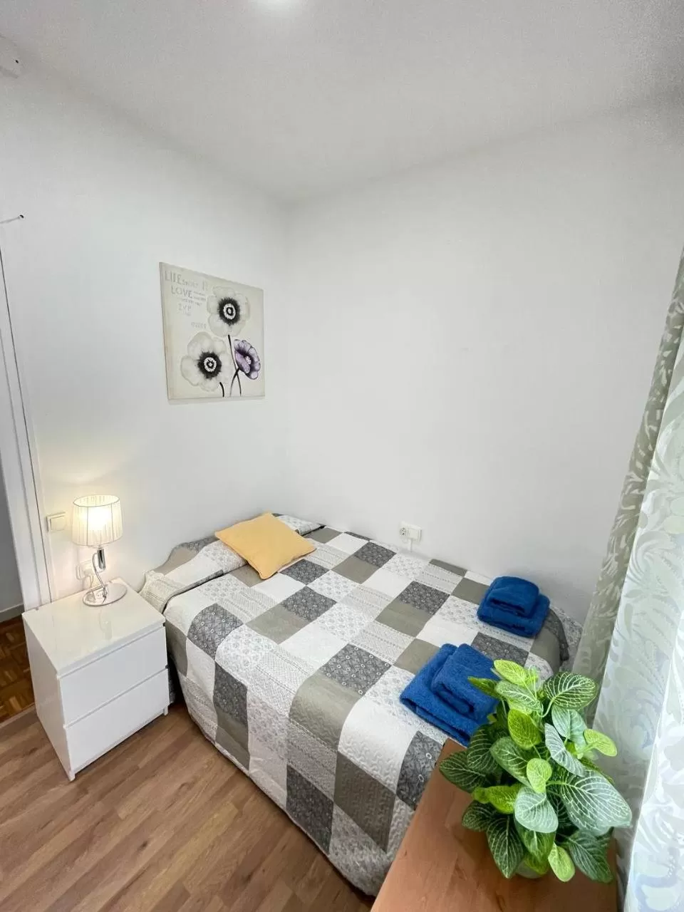 Bed in Habitaciones Rambla Catalunya