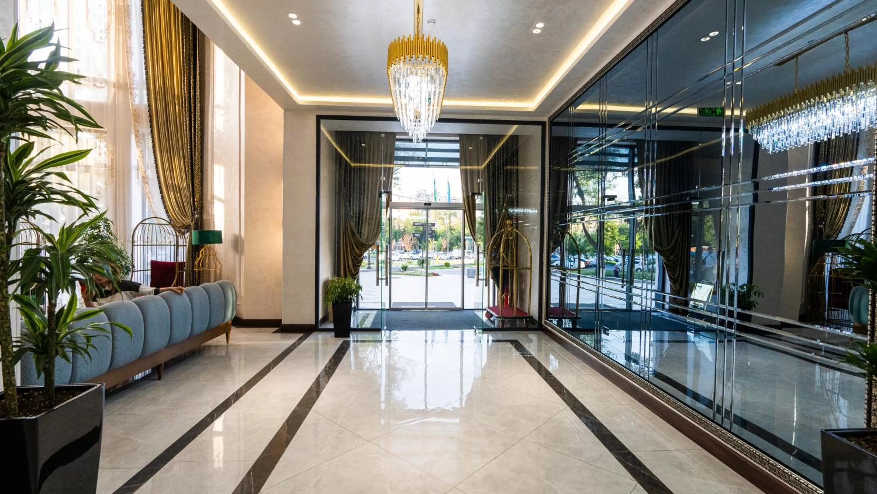 Lobby or reception in Garnet Hotel Tashkent