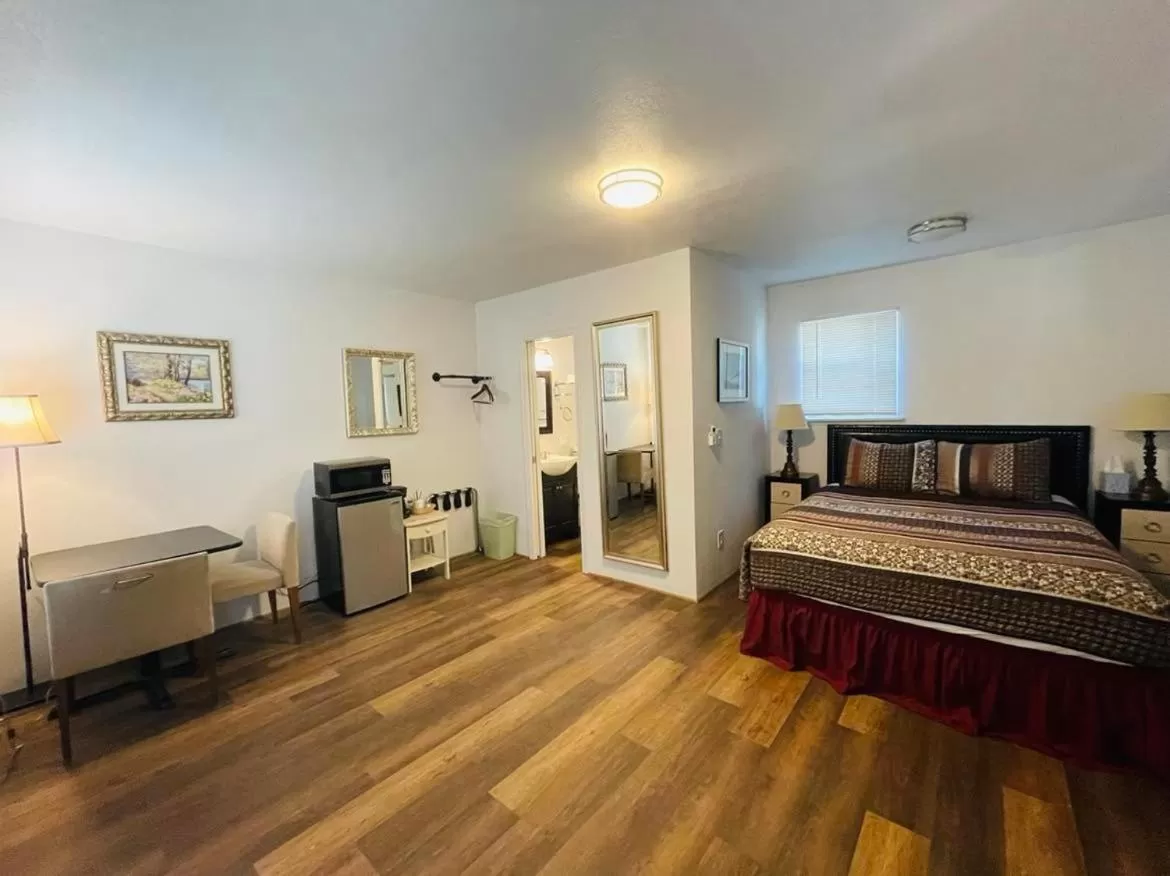 Bed in Riverfront Lodging