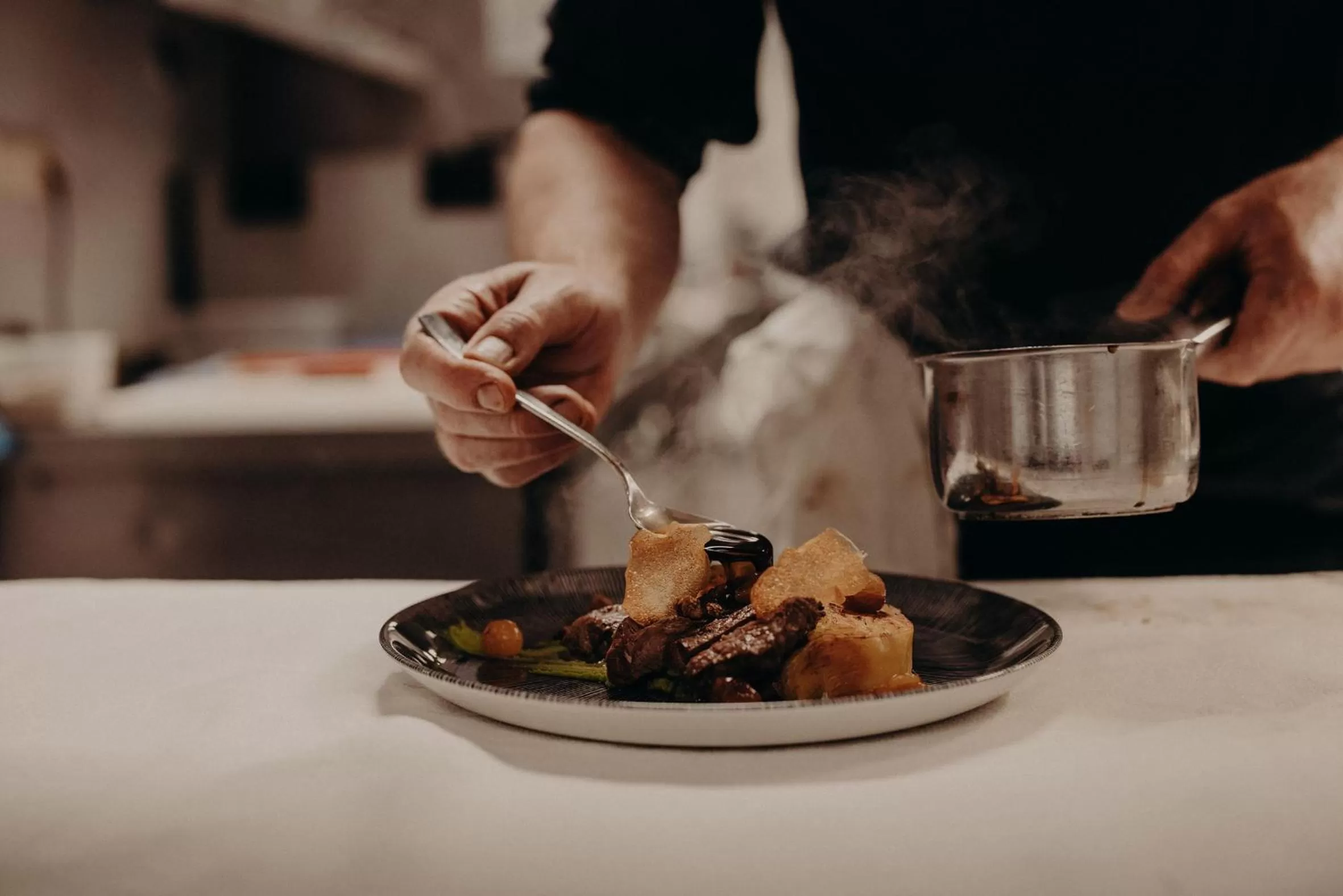 Restaurant/places to eat in Hotel Boje06