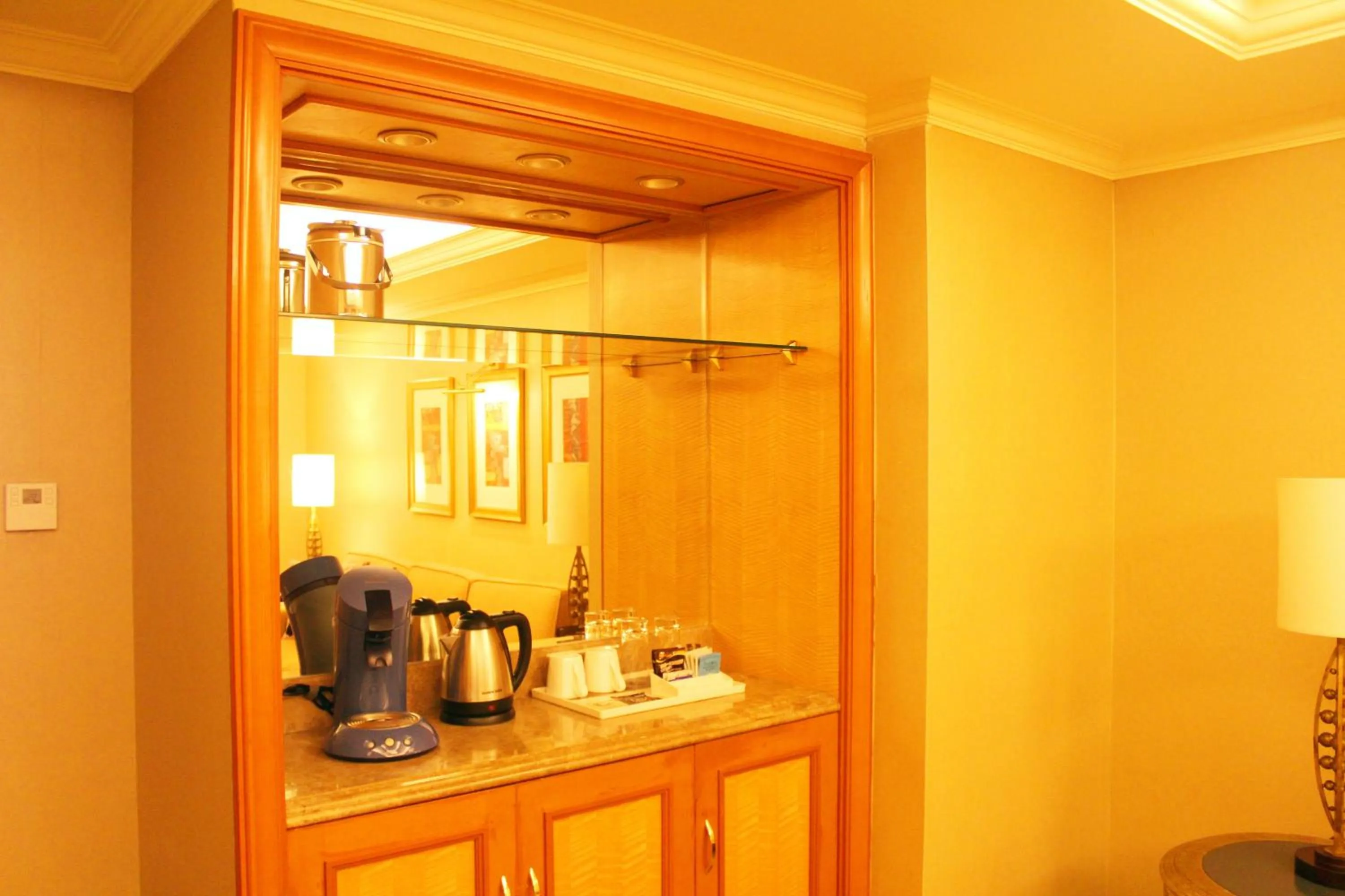 Coffee/tea facilities in Air China Boyue Beijing Hotel