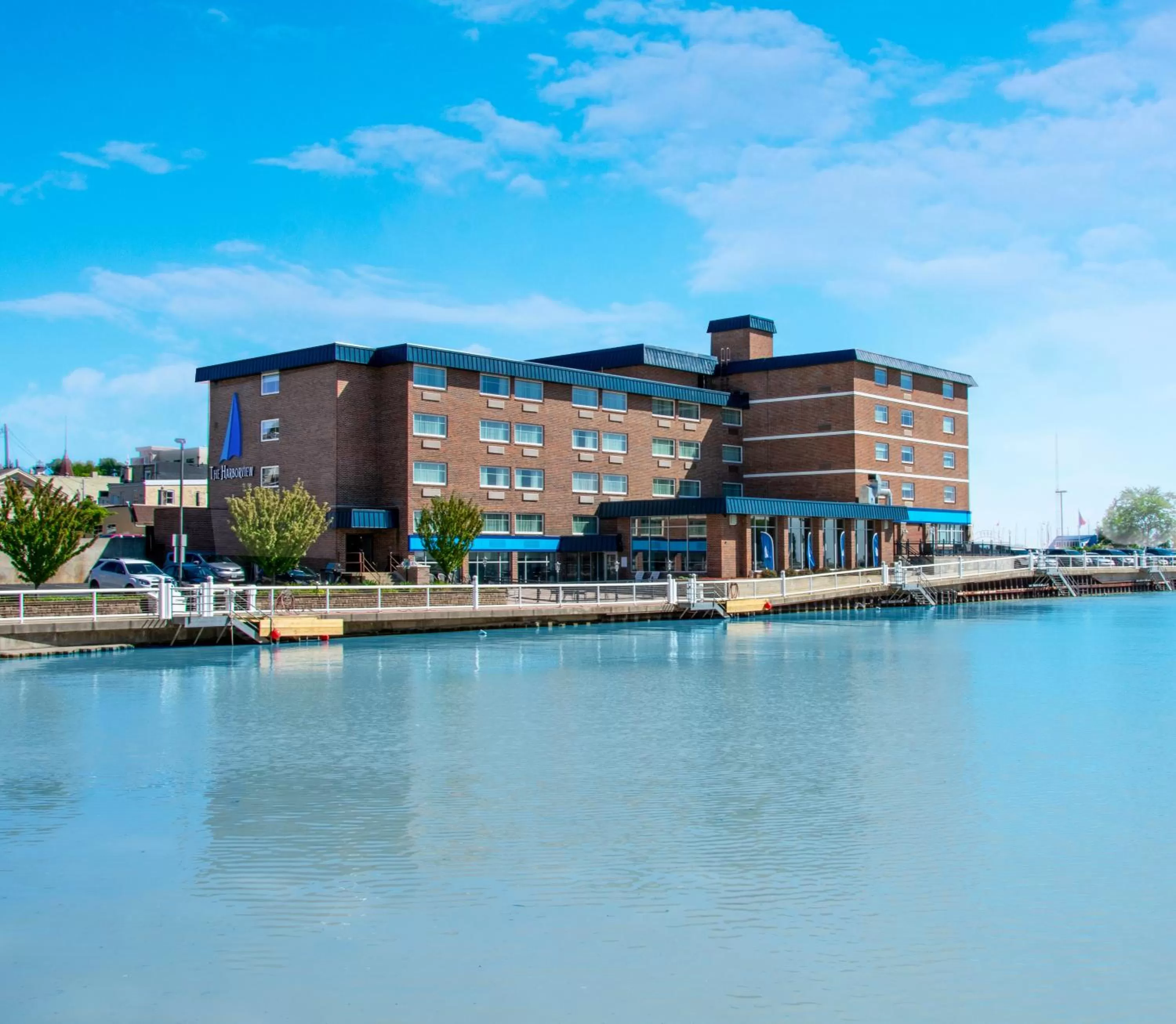 Property building in The Harborview on Lake Michigan, Ascend Hotel Collection