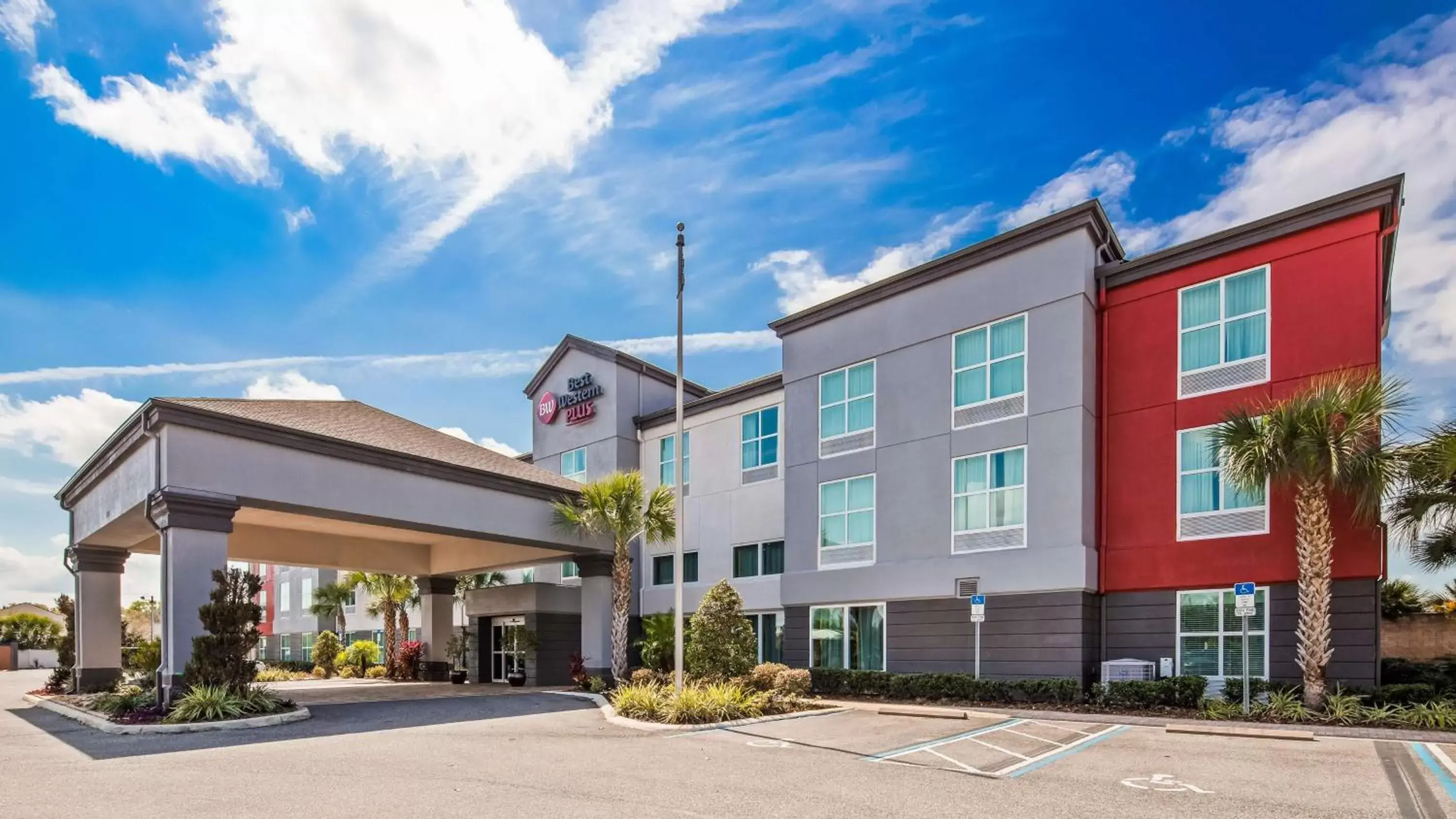 Best Western Plus Chain of Lakes Inn & Suites Best Western Plus Chain of Lakes Inn & Suites
