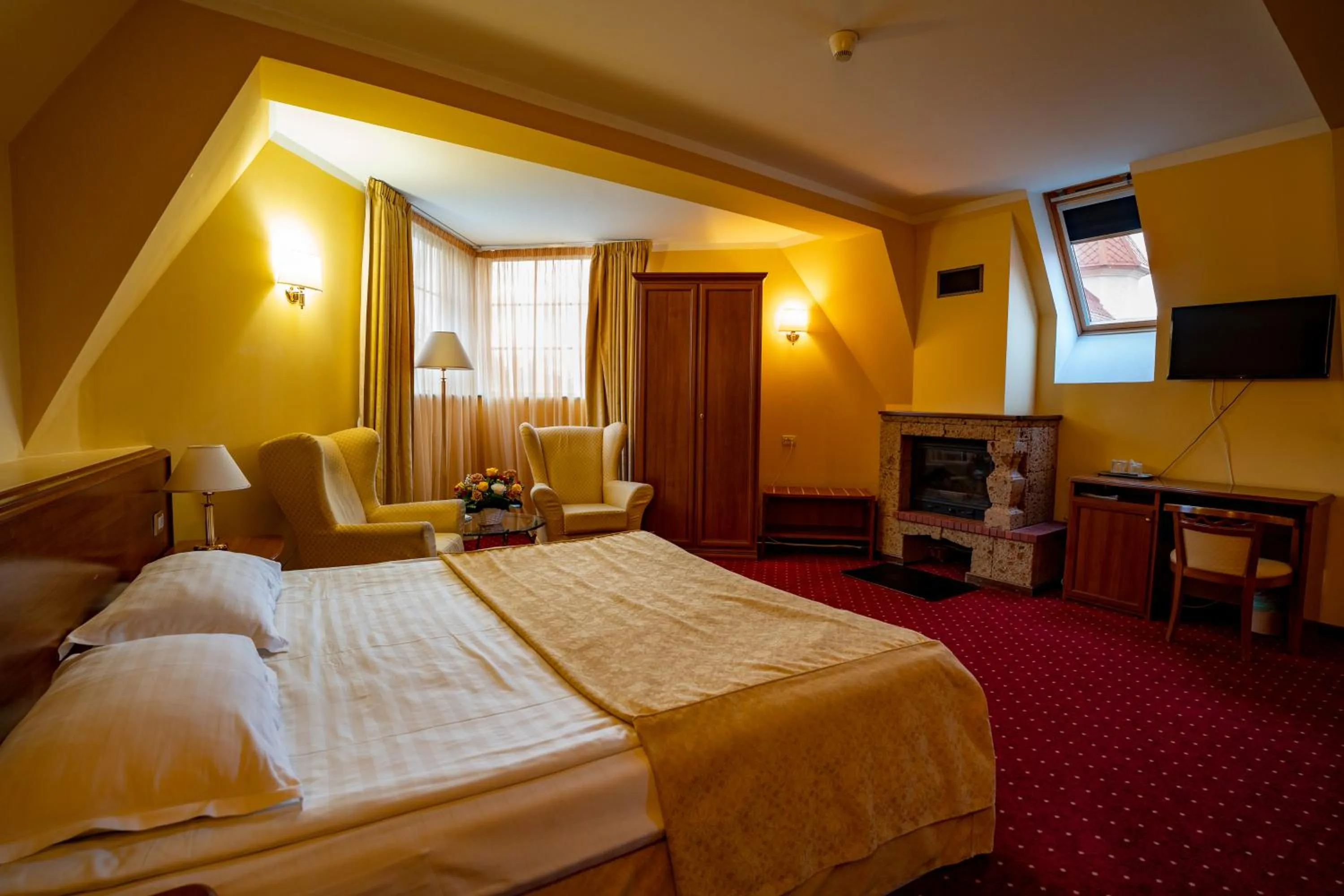 Bedroom, Bed in House of Dracula Hotel