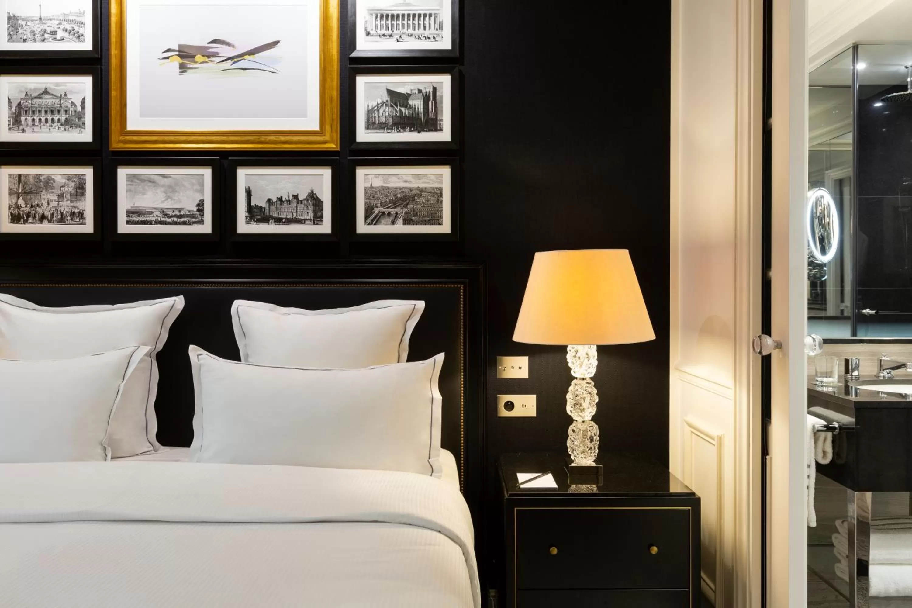 Bed in Hôtel Keppler