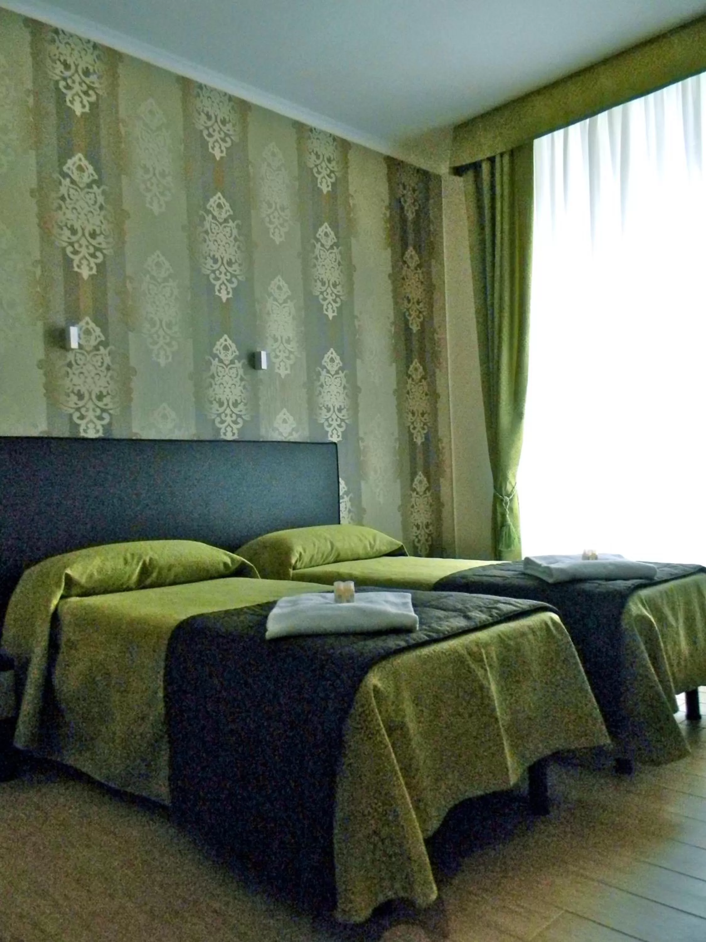 Bed in Rome Kings Suite