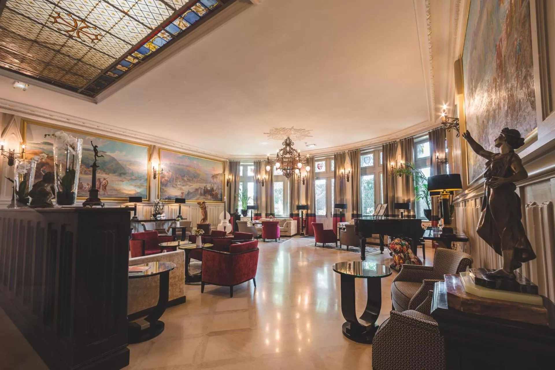 Lobby or reception in Hotel de la Cité Carcassonne - MGallery Collection
