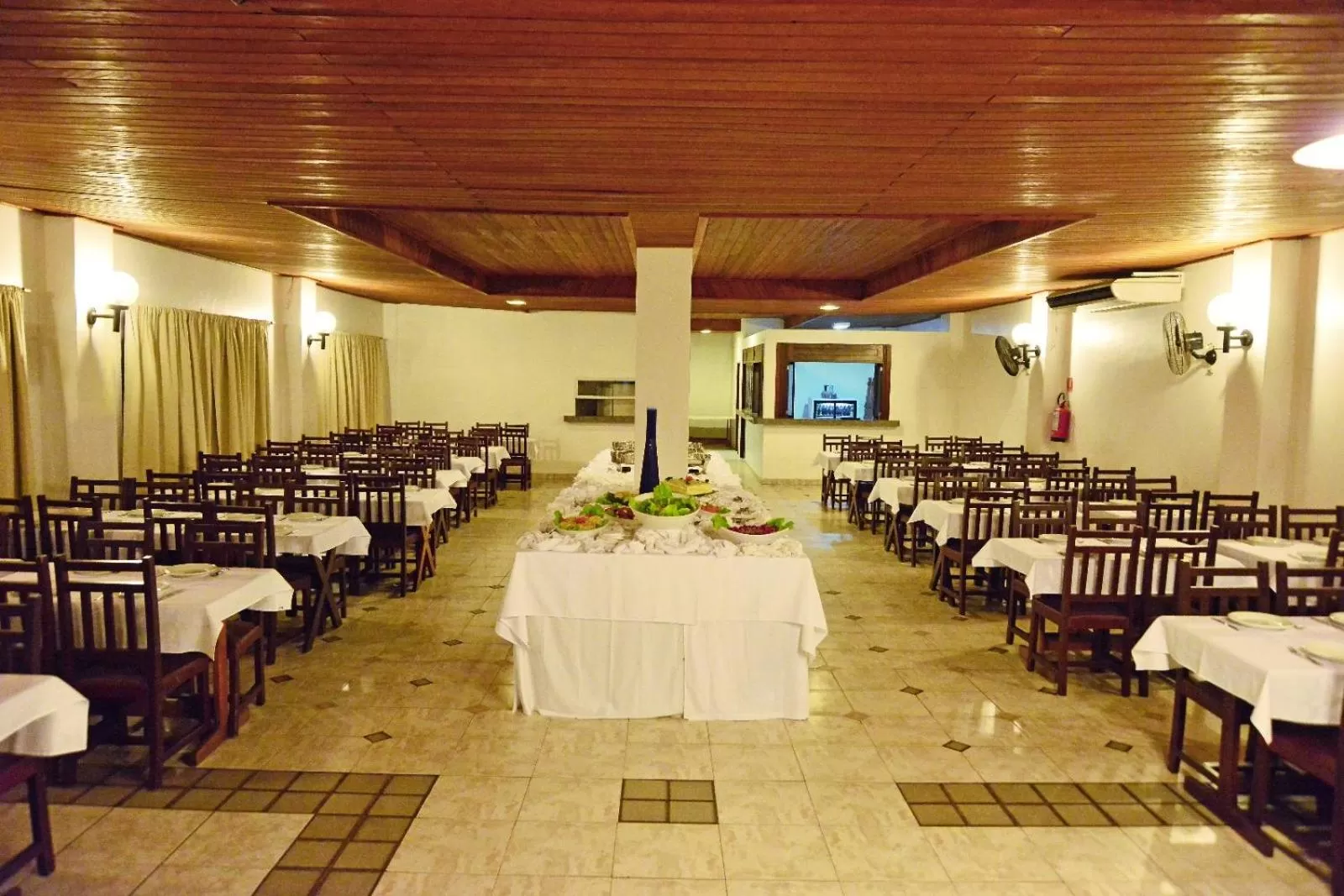 Restaurant/Places to Eat in De Rose Palace Hotel