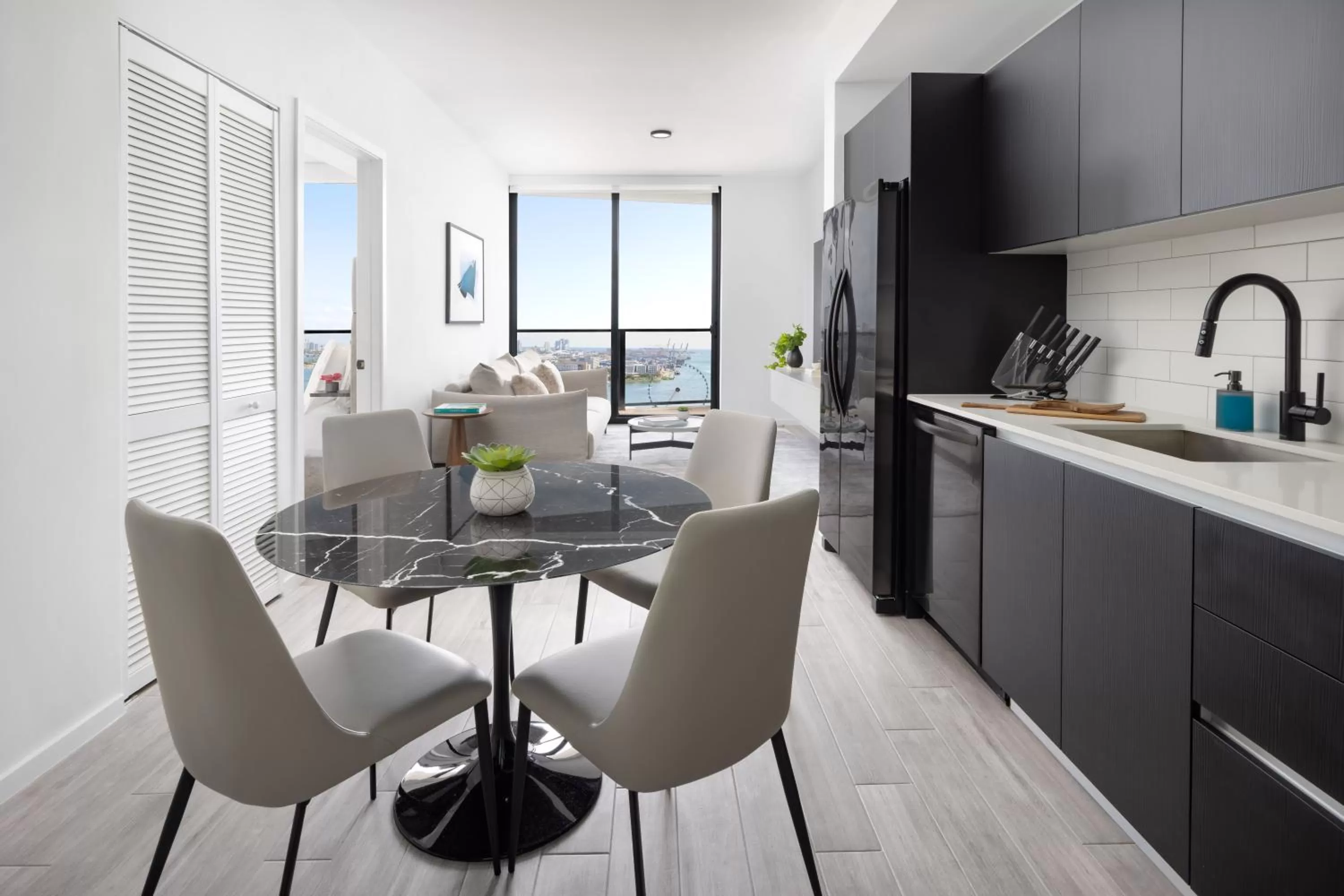 Kitchen or kitchenette in The Elser Hotel Miami - An All-Suite Hotel