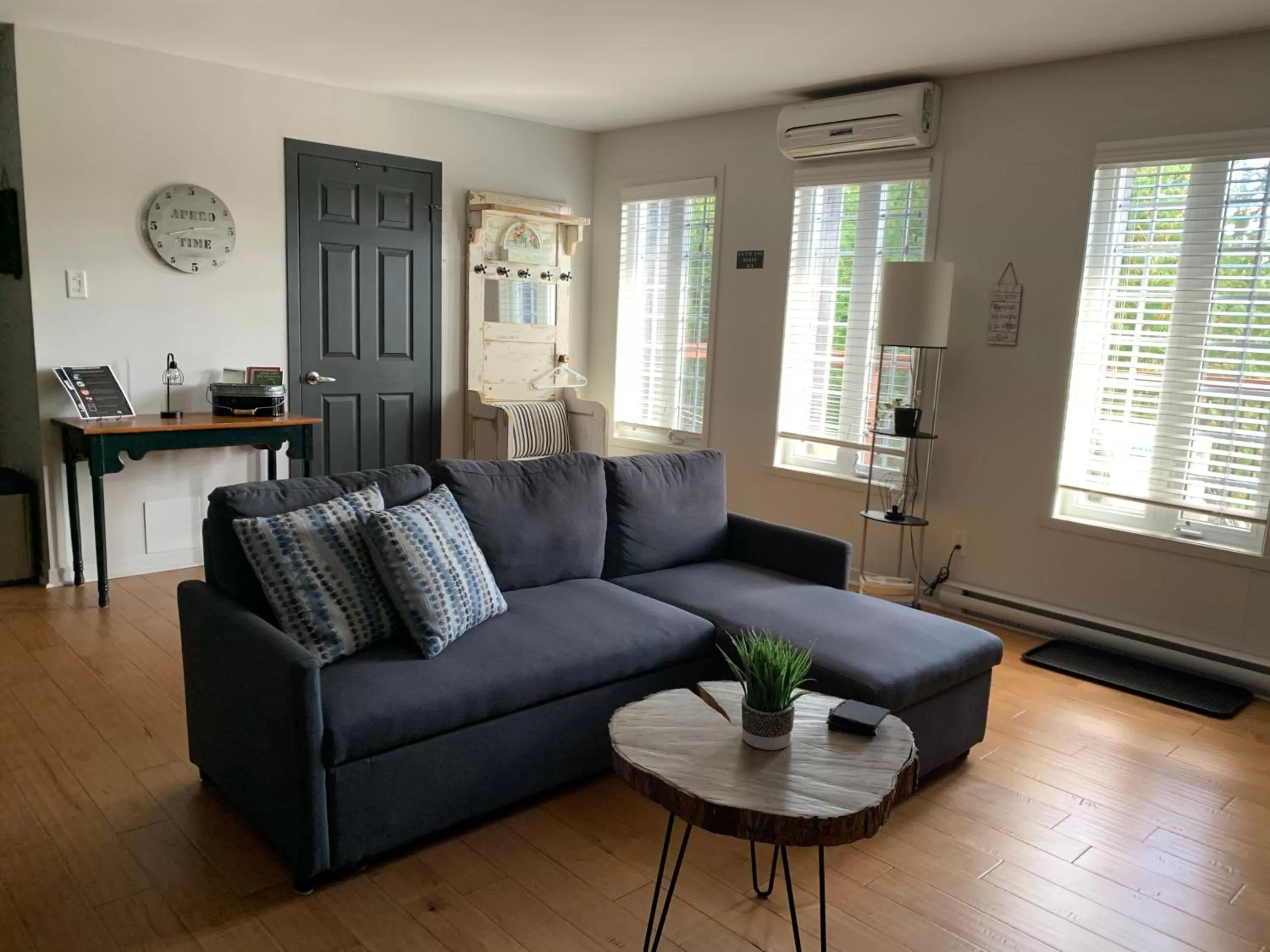 Seating Area in L'Authentique