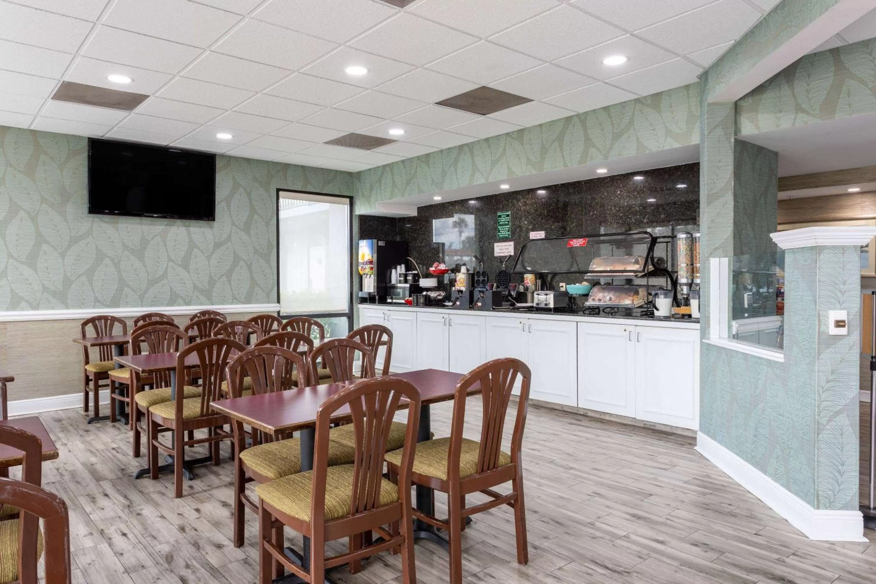 Breakfast in Ramada by Wyndham Altamonte Springs Near I-4