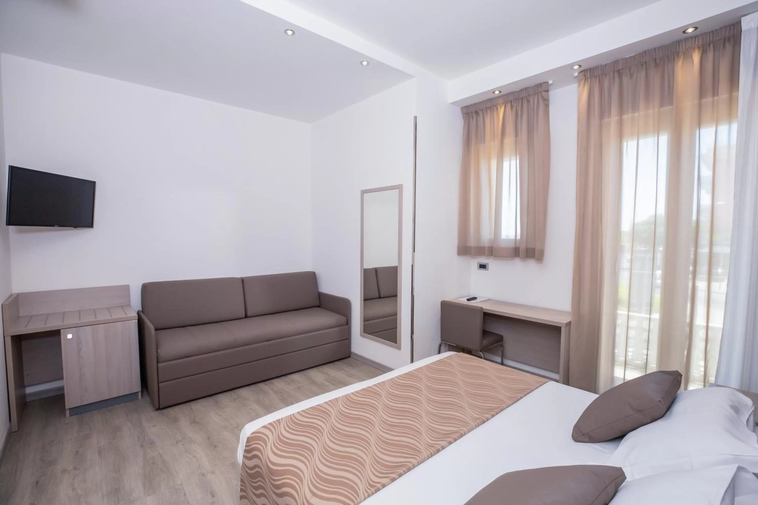 TV and multimedia, Bed in Hotel Baby