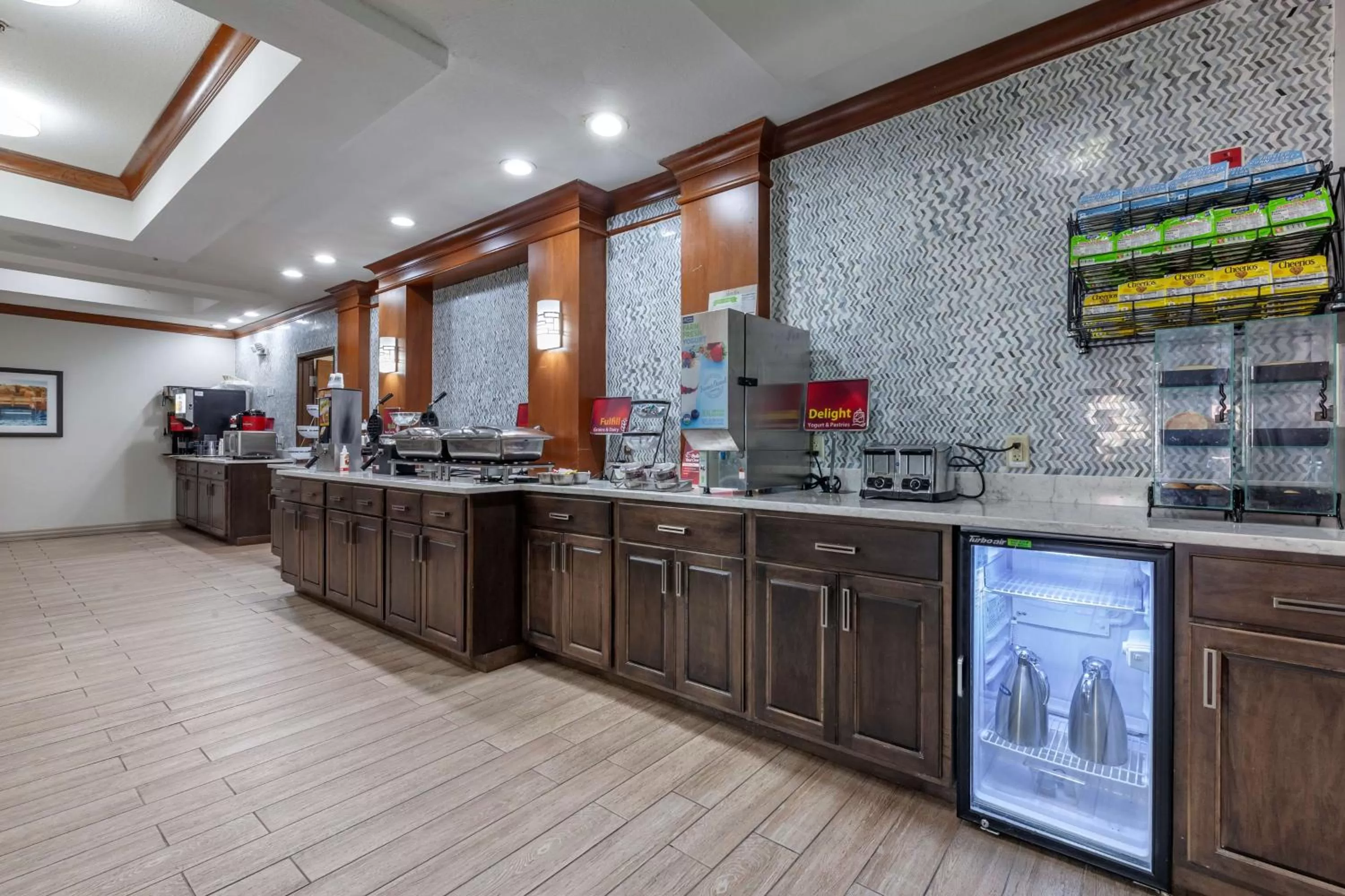 Breakfast in Best Western PLUS Sparta Trail Lodge