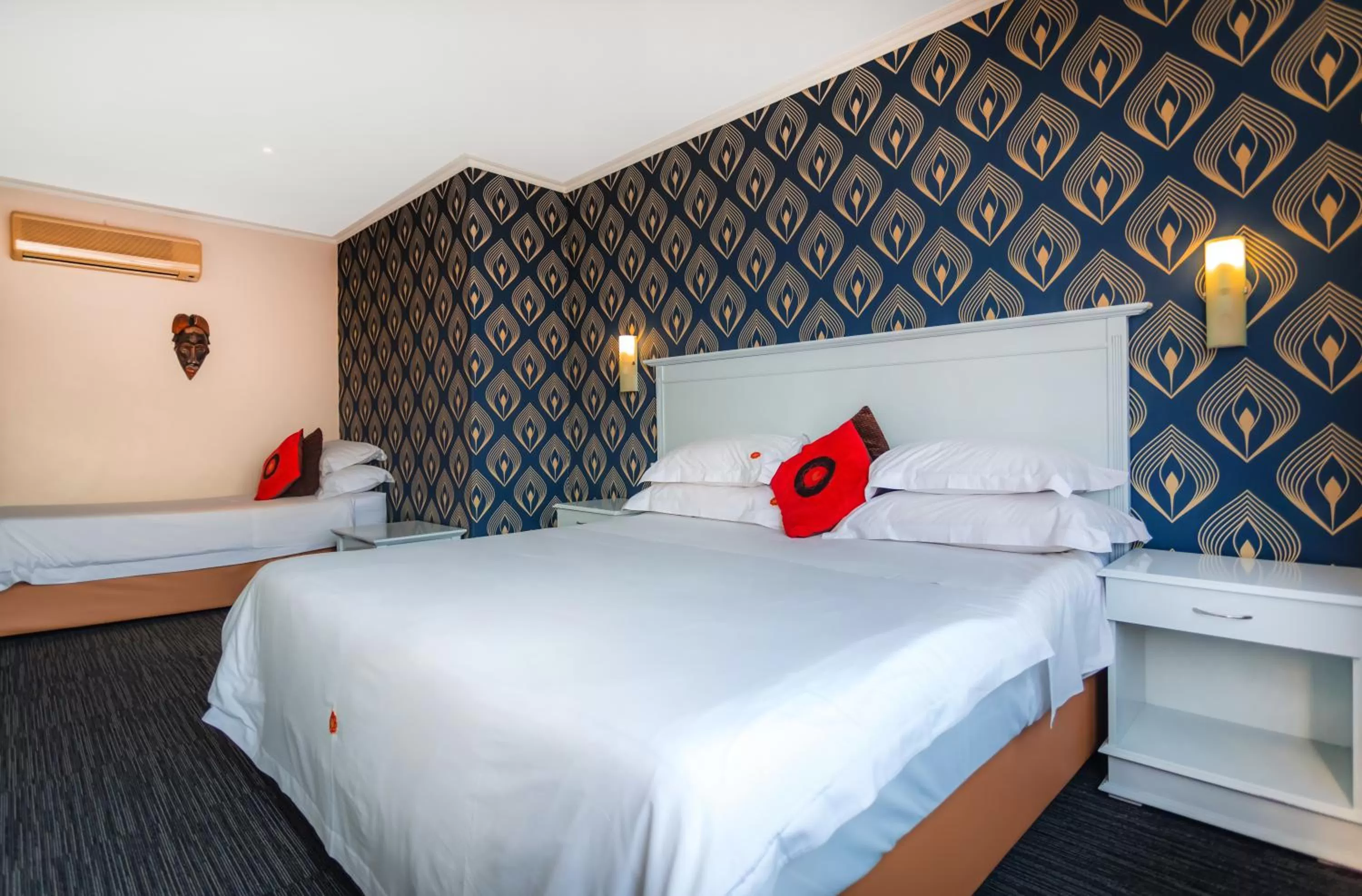 Bedroom, Bed in Florida Park Hotel, Florida Road