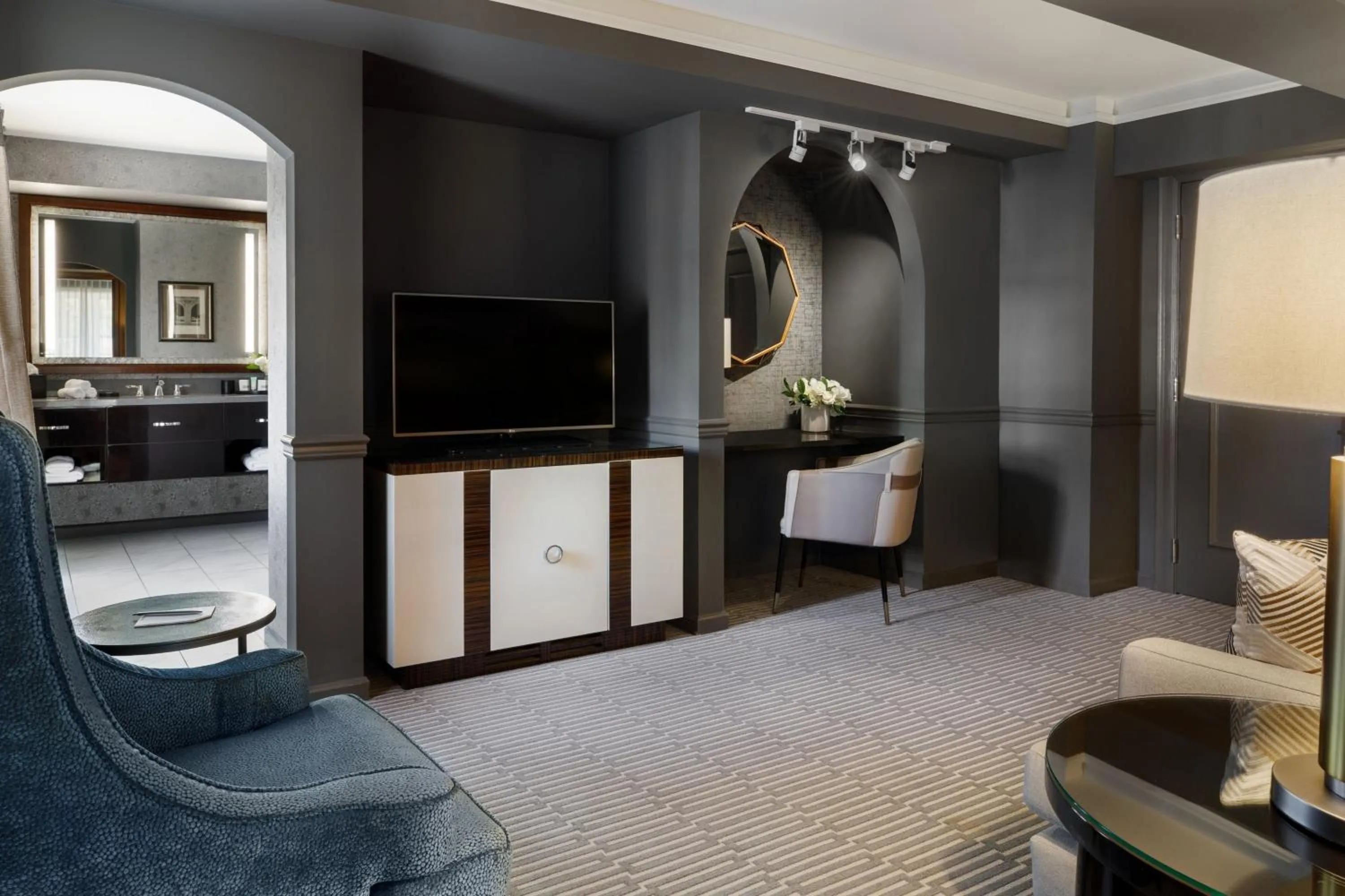 Photo of the whole room in Ambassador Hotel Tulsa, Autograph Collection