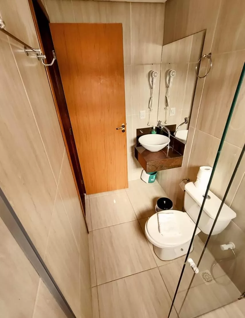 Bedroom, Bathroom in i9 Quixaba Flat