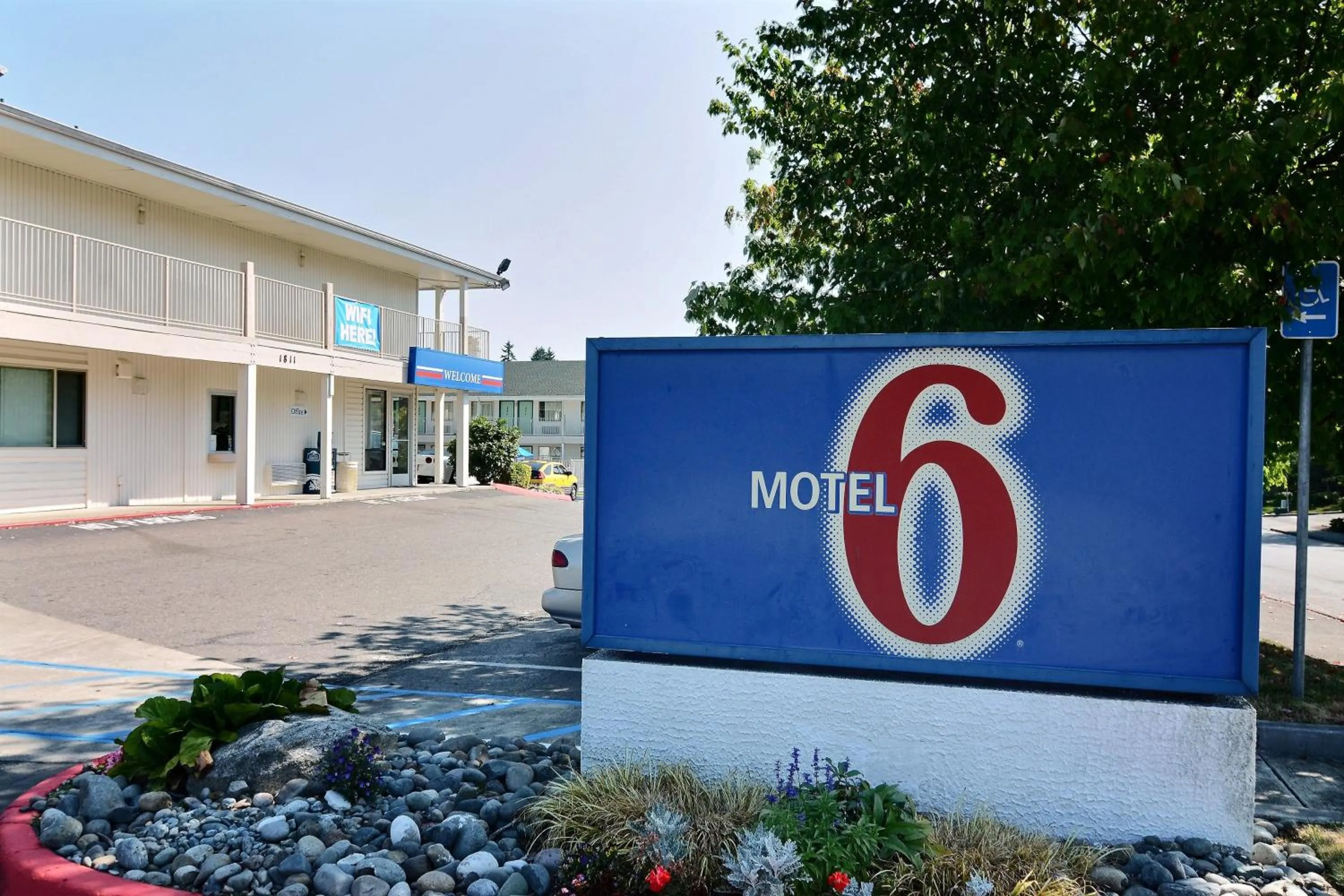 Facade/entrance in Motel 6-Tacoma, WA - South