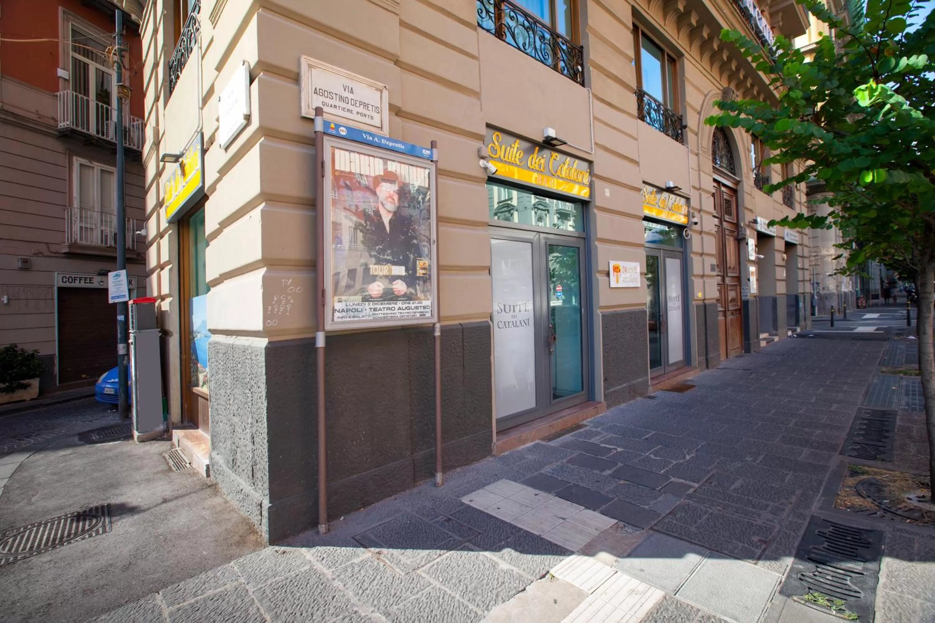 Restaurant/places to eat in Suite dei Catalani