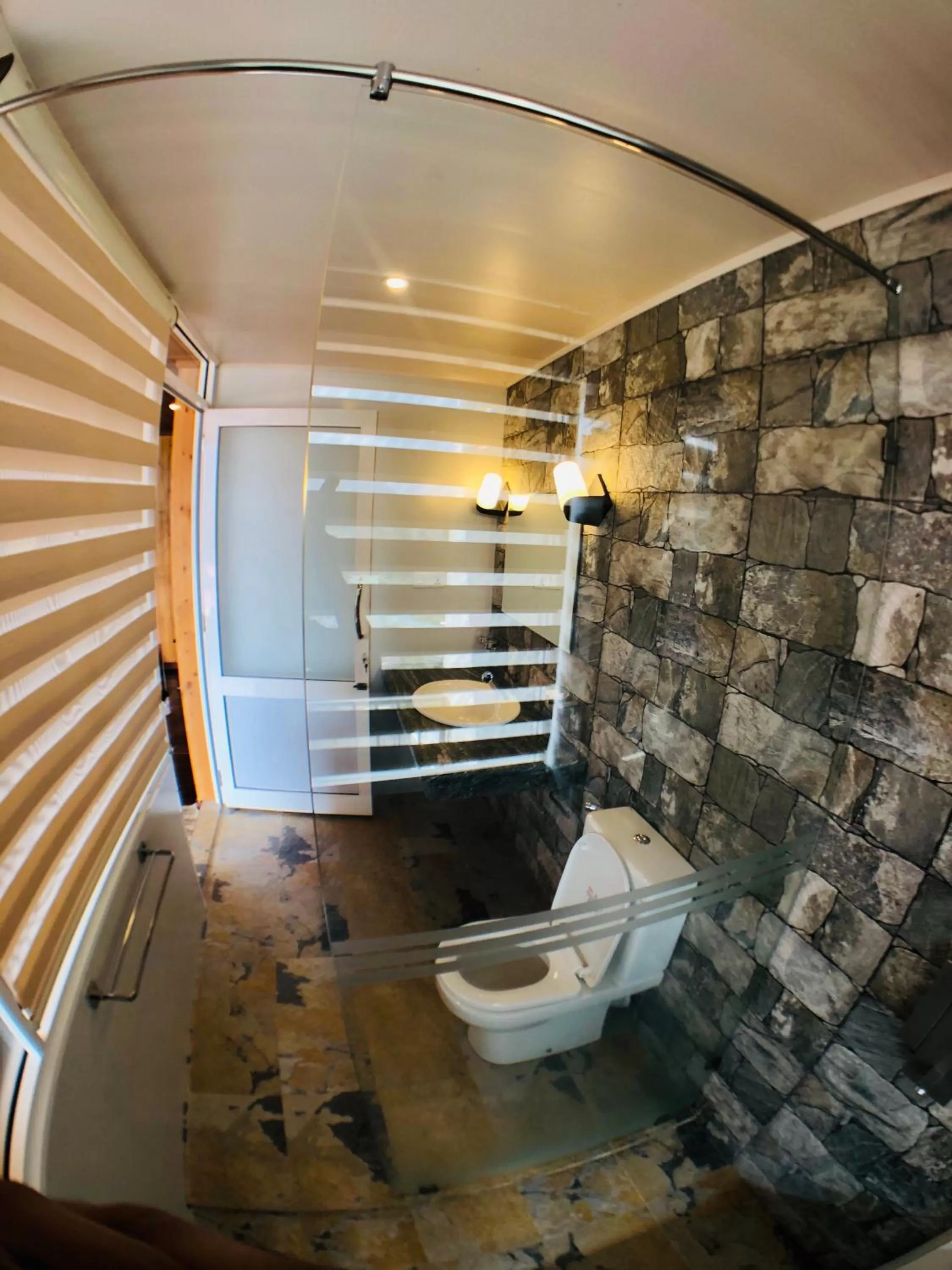 Bathroom in Pigeons Nest