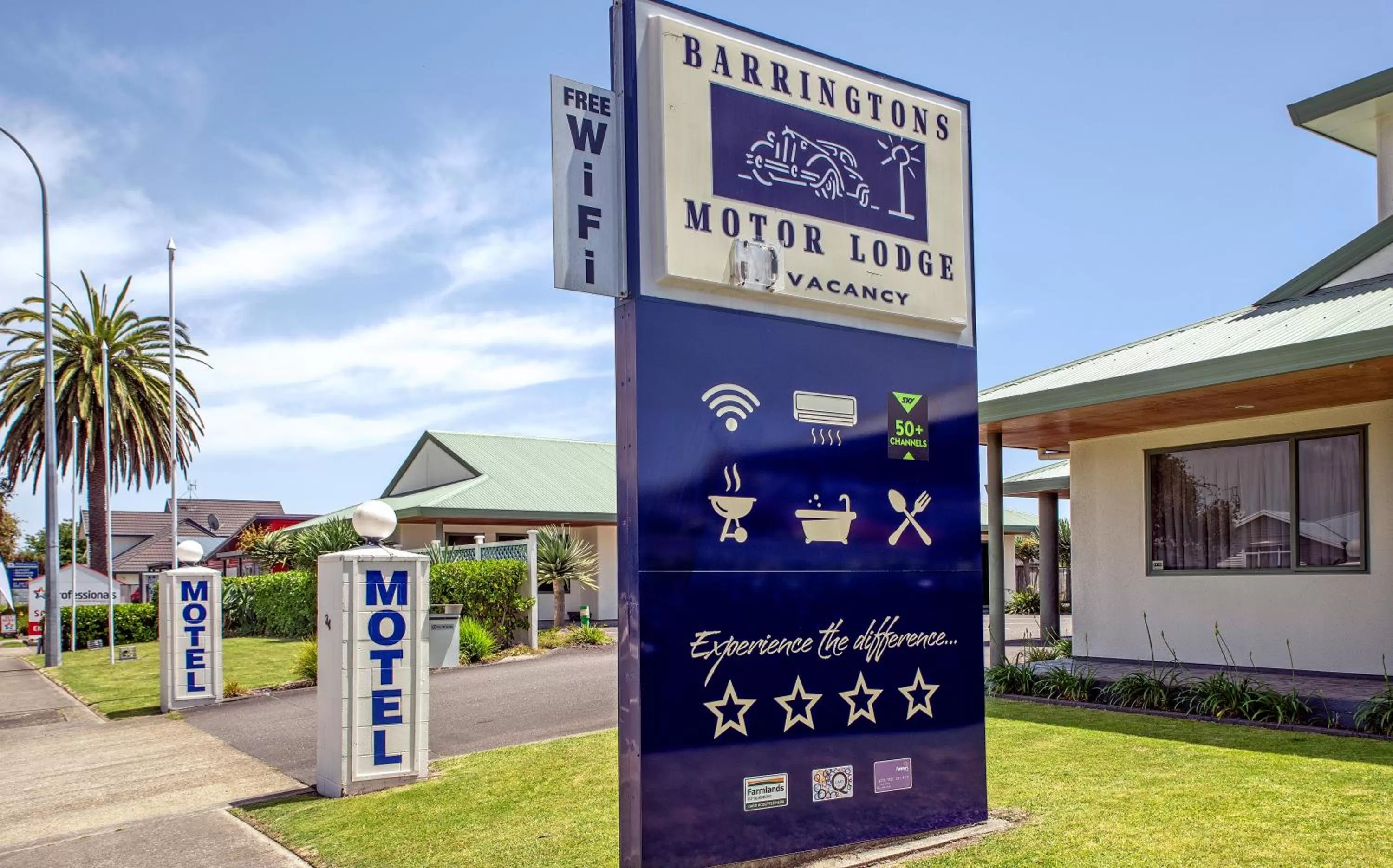Logo/Certificate/Sign in Barringtons Motor Lodge