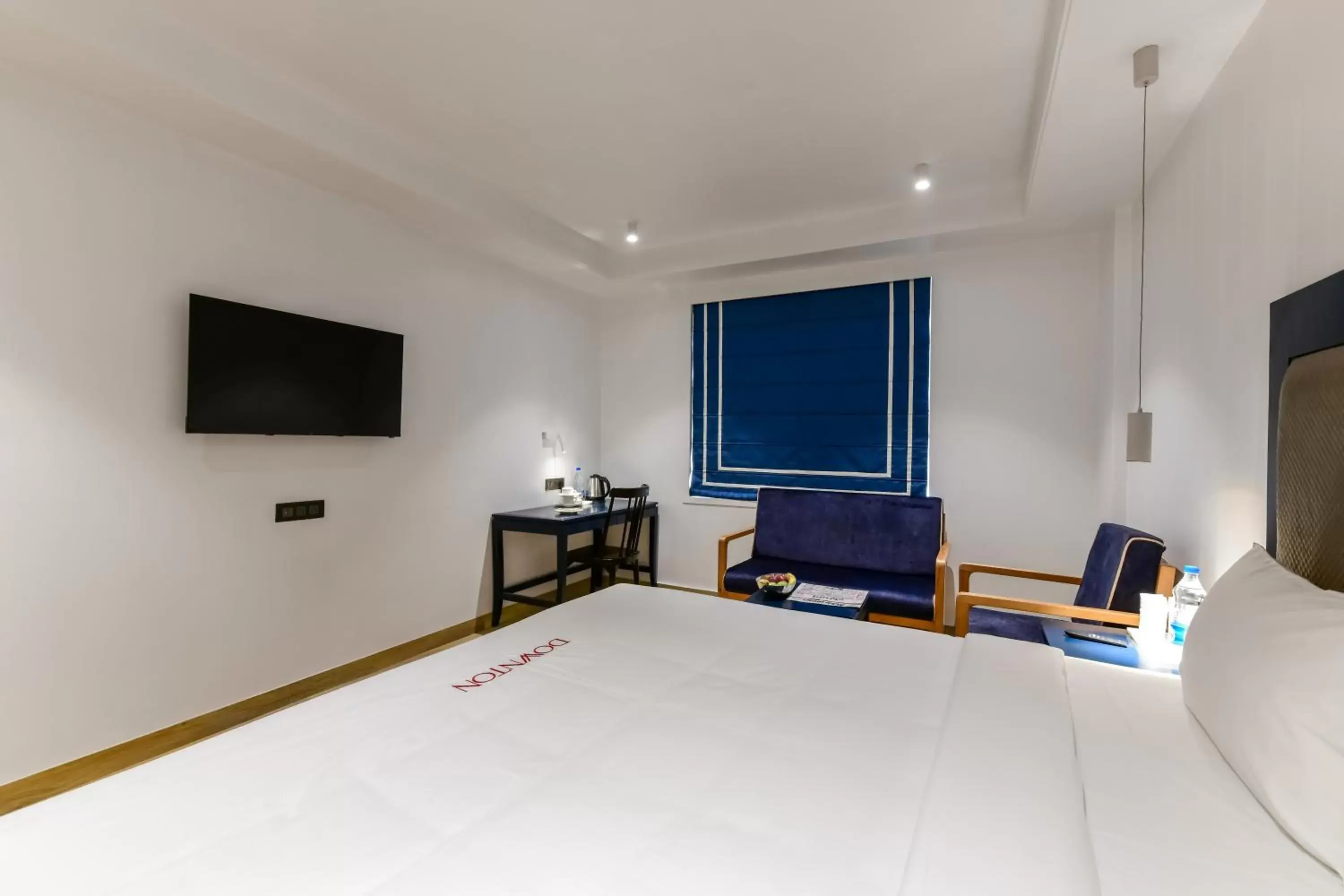 Deluxe Double or Twin Room - single occupancy in The Downton Hotel Deluxe Double or Twin Room - single occupancy in The Downton Hotel