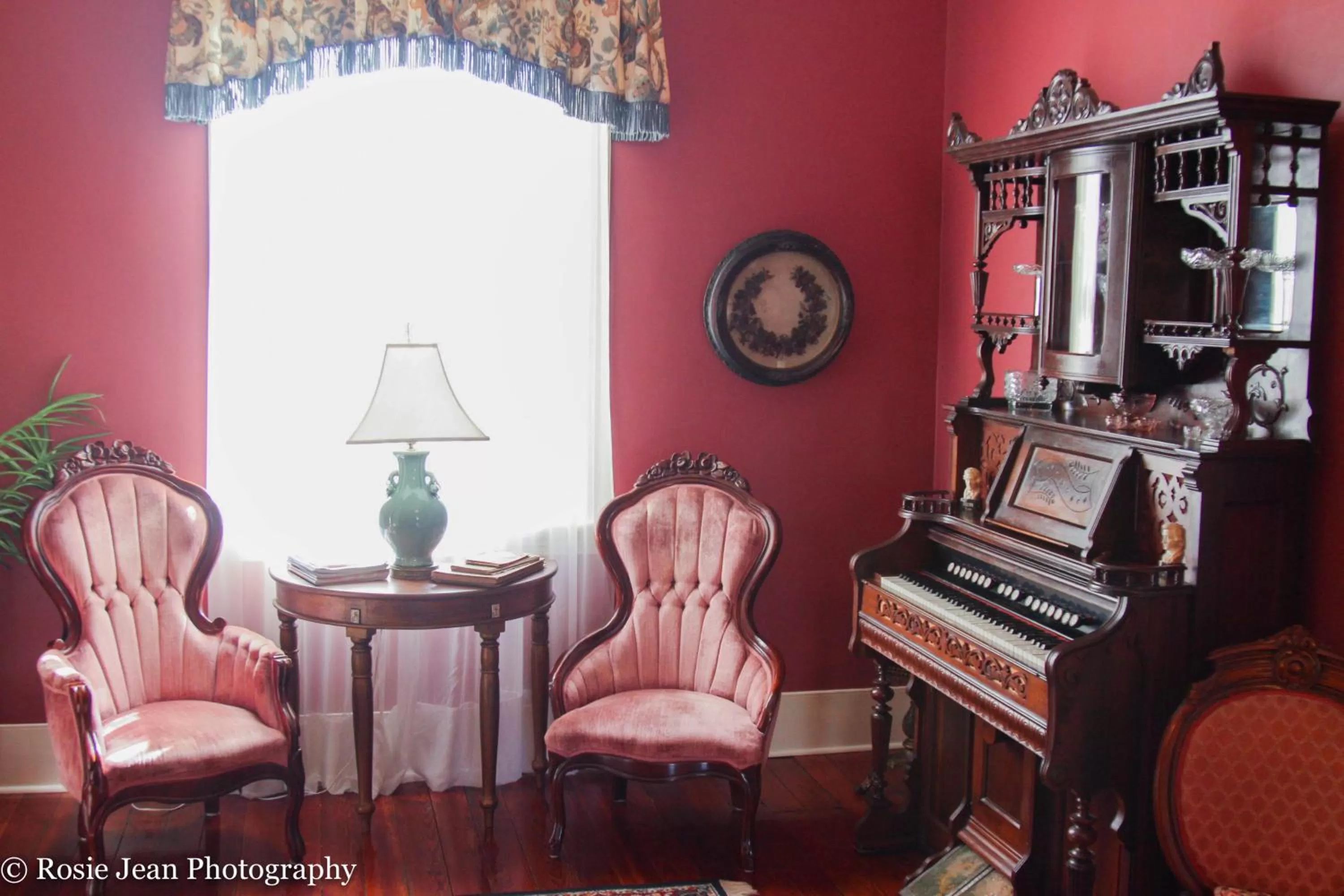 Seating area in Flowertown Bed and Breakfast
