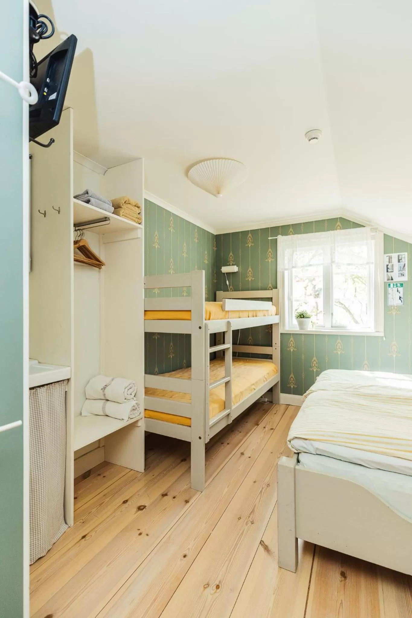 Property building, Bunk Bed in Bäcks Bed & Breakfast