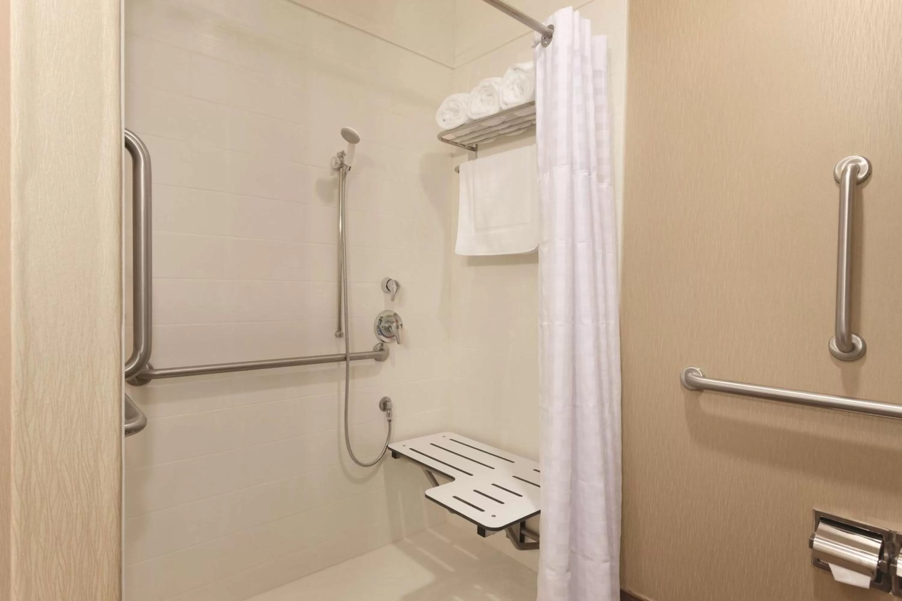 Bathroom in Hilton Garden Inn Falls Church