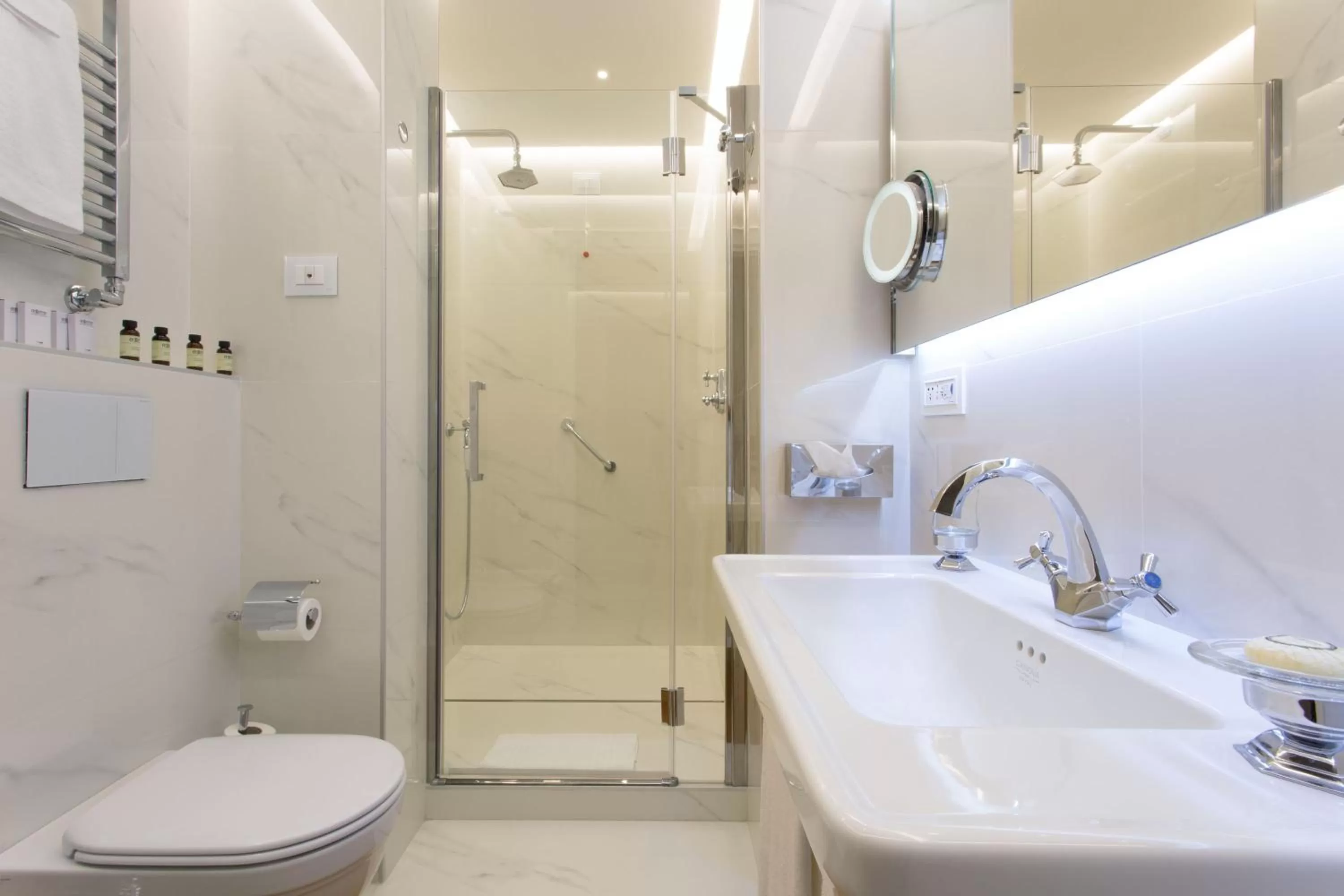 Bathroom in Hotel Degli Artisti