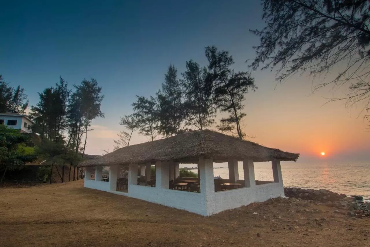 Property building, Sunrise/Sunset in Red Earth - Gokarna