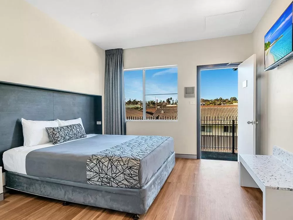 Photo of the whole room, Bed in Surf Beach Motel Port