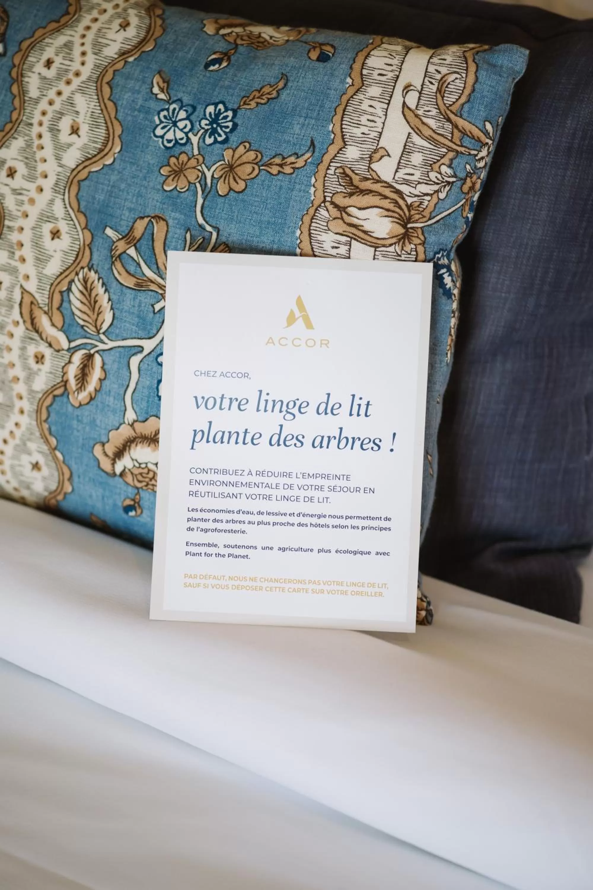 room service, Bed in Mercure Avignon TGV Hotel & Spa