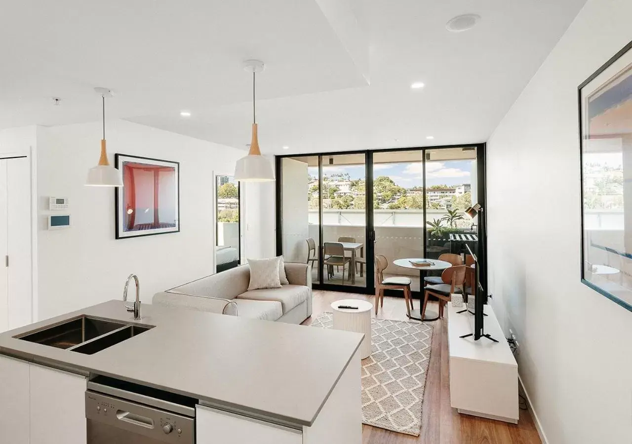 Two-Bedroom Executive in Rambla at Perry House Two-Bedroom Executive in Rambla at Perry House