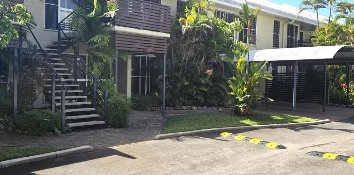 Property building in Mango Tree Holiday Apartments