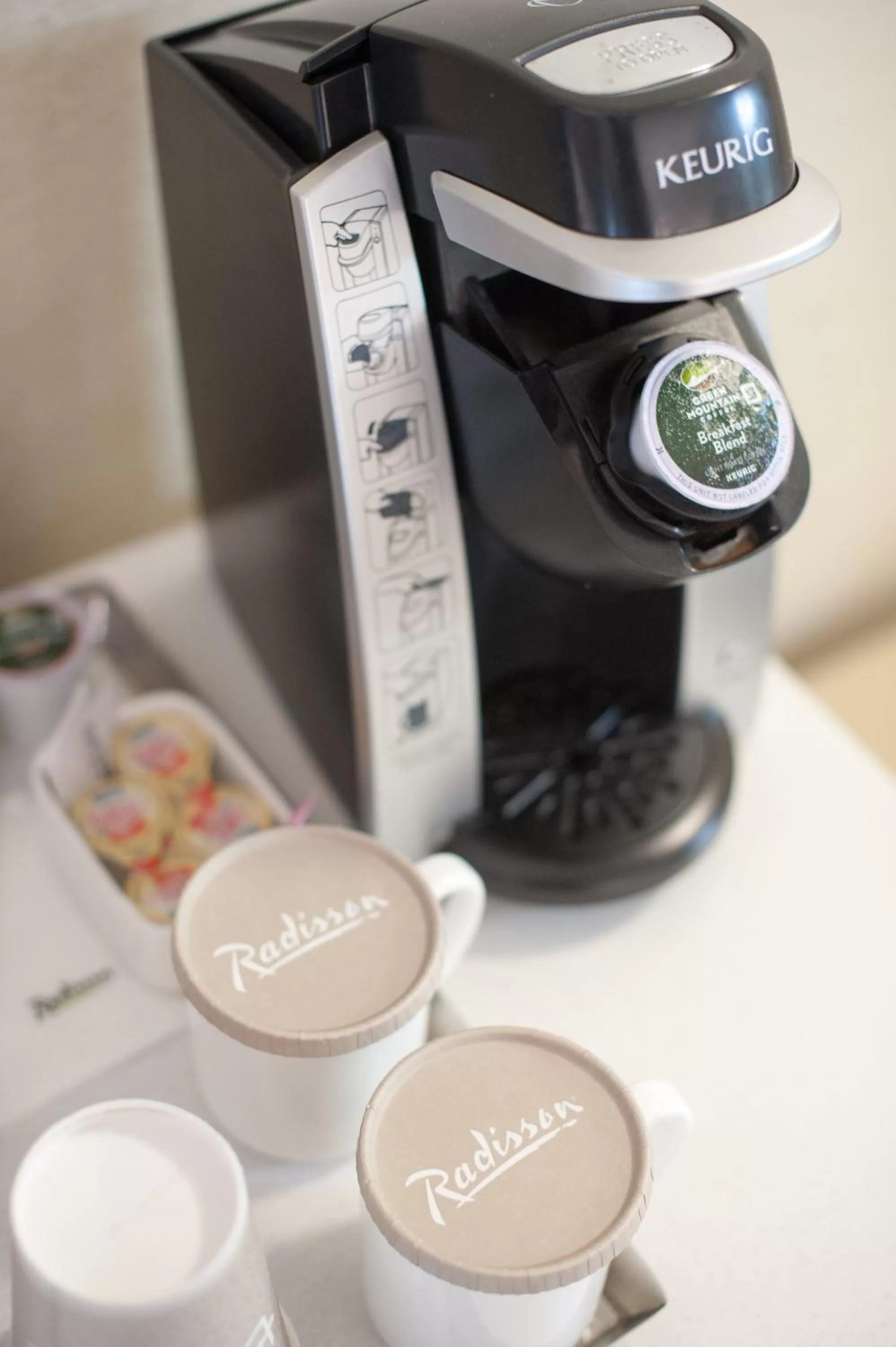 Coffee/tea facilities in Radisson Hotel Duluth-Harborview
