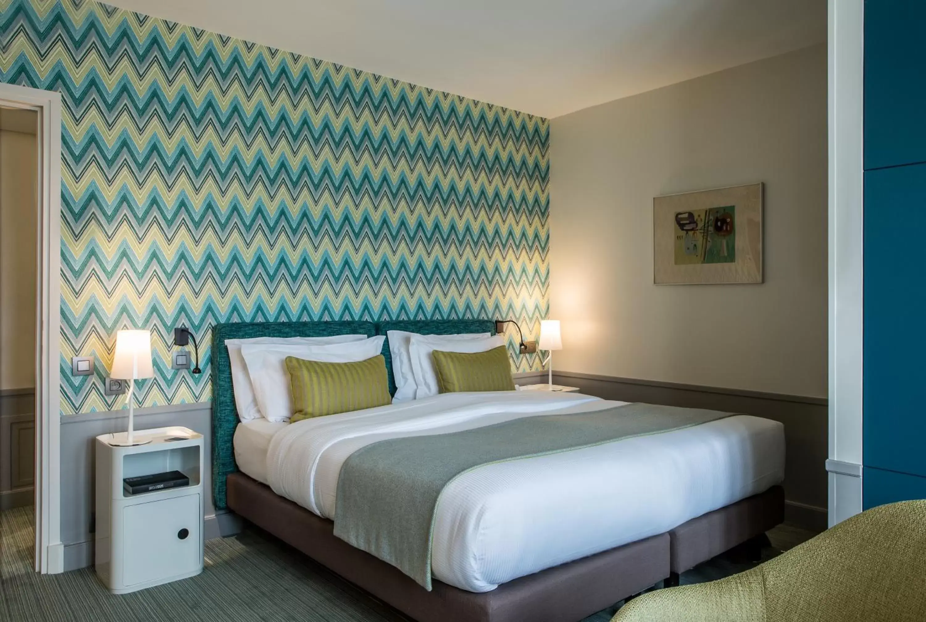 Deluxe Double Room with Terrace in Hôtel Parc Saint-Séverin - Esprit de France Deluxe Double Room with Terrace in Hôtel Parc Saint-Séverin - Esprit de France